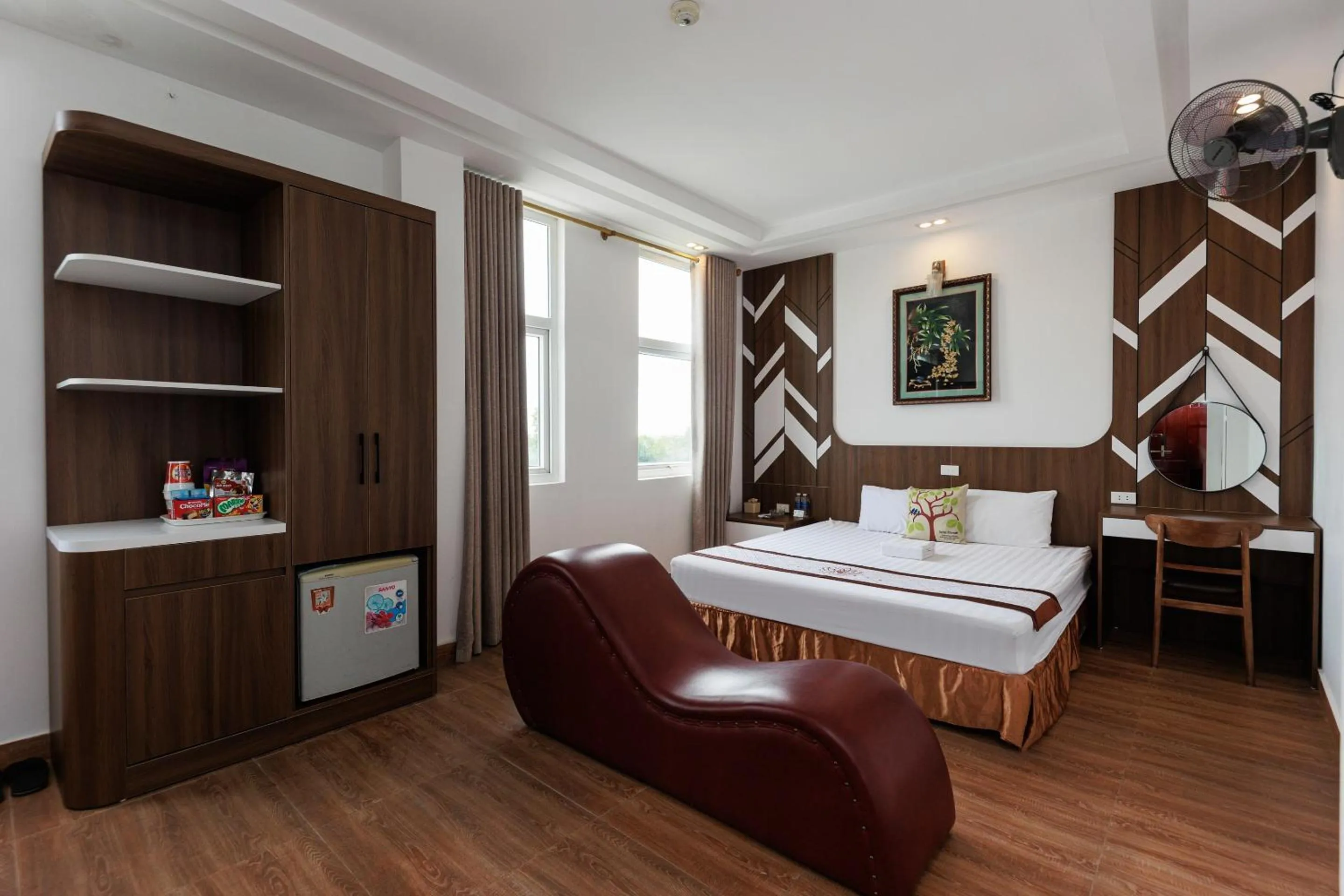 Bedroom, Bed in OYO 472 Lenka Hotel