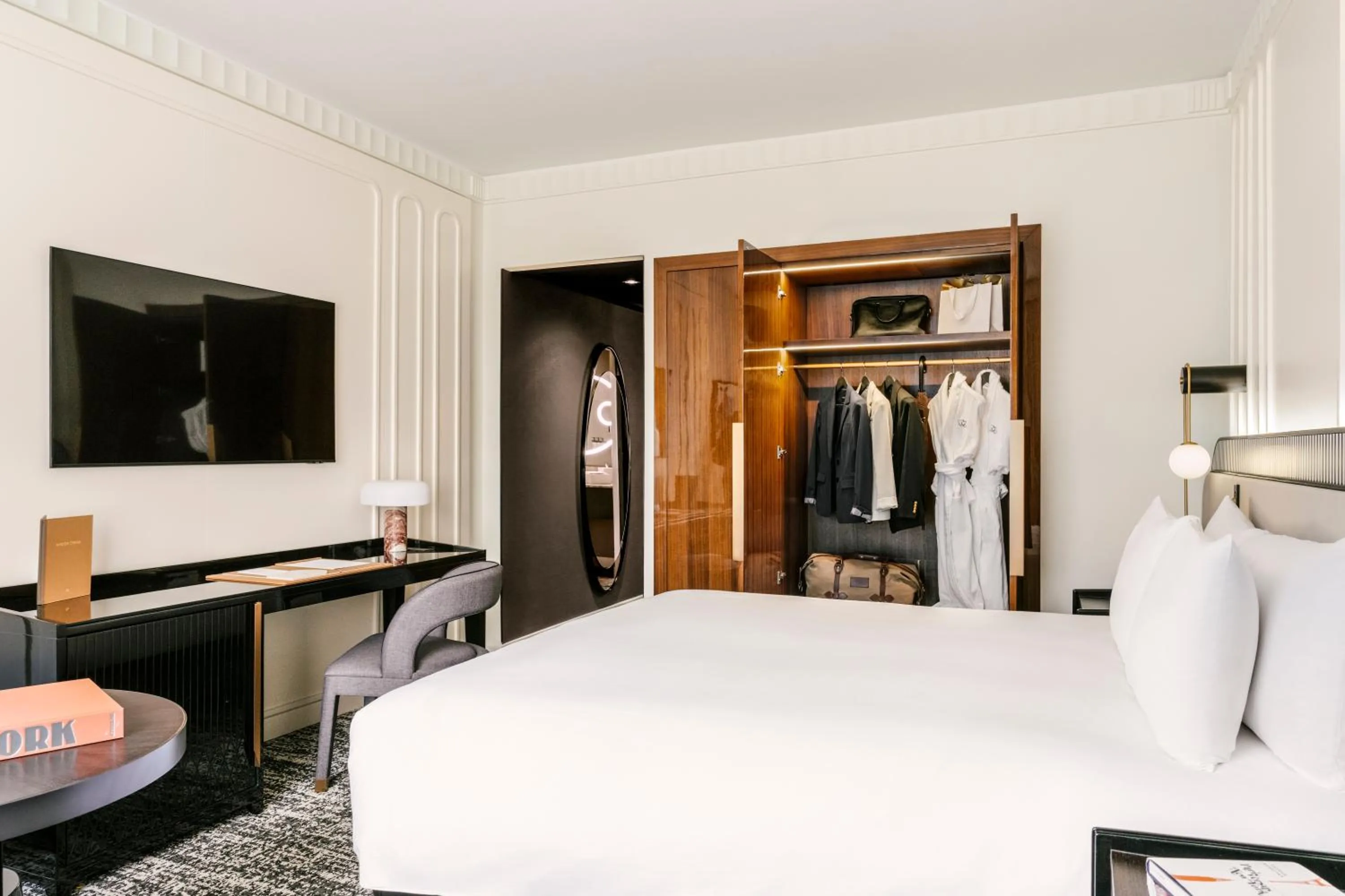 Bedroom, Bed in Sofitel New York