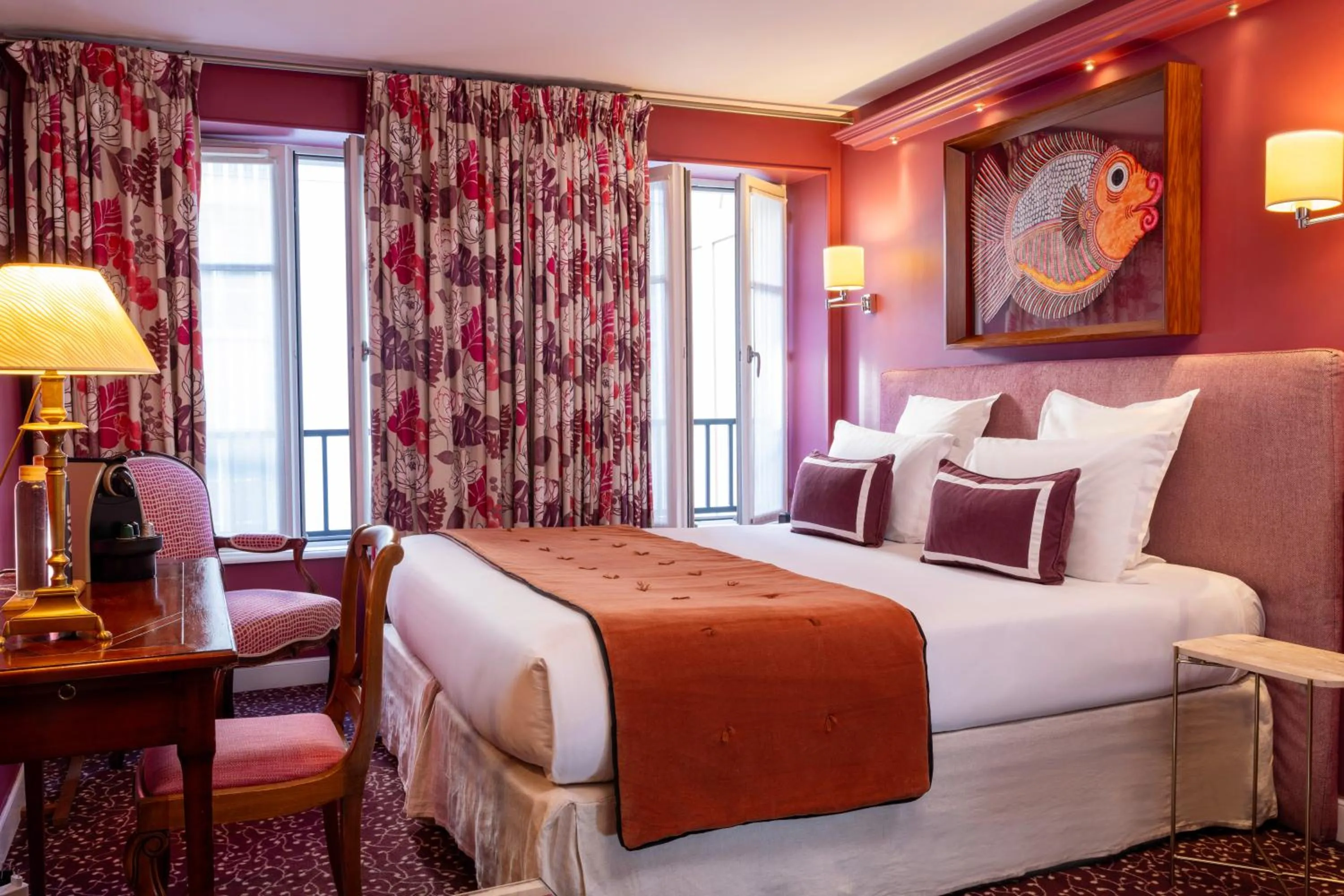 Decorative detail, Bed in Hôtel Le Relais des Halles