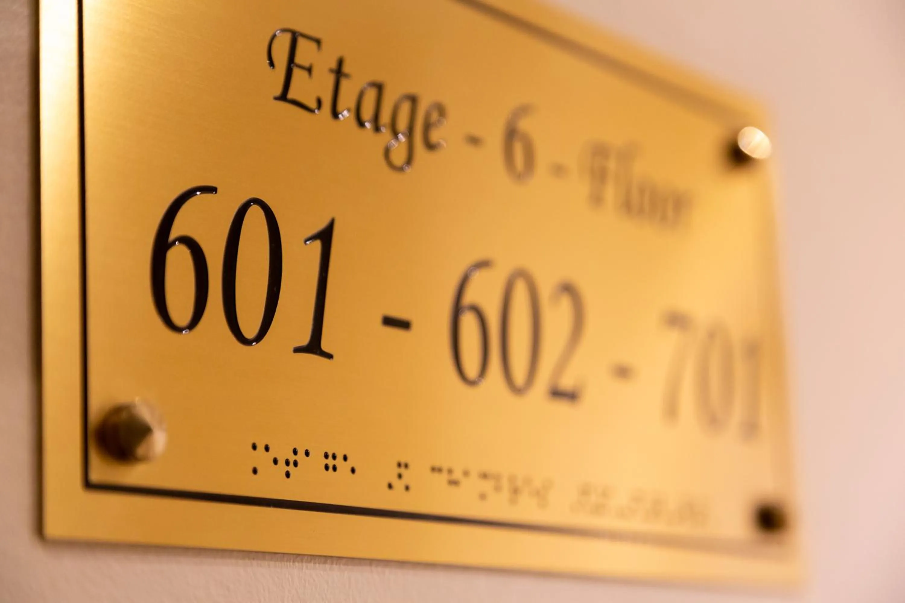 Logo/Certificate/Sign in Hôtel Le Relais des Halles