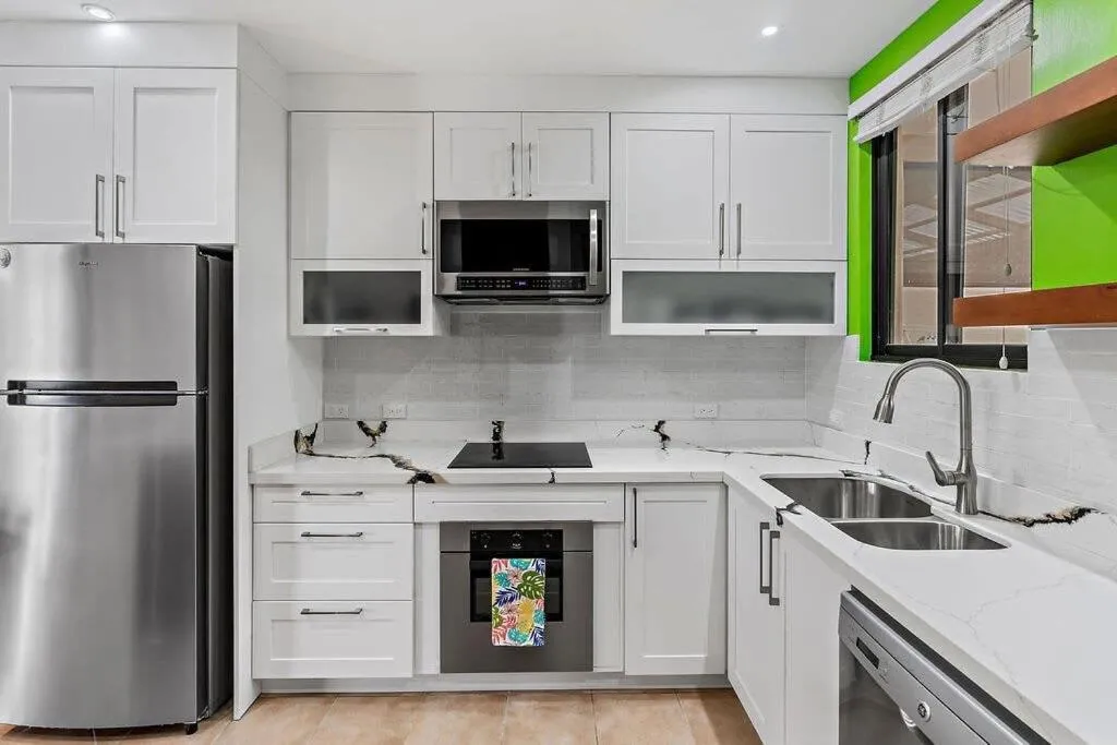 Colorful & Private 2-Bedroom Condo Just a Short Walk from the Beach