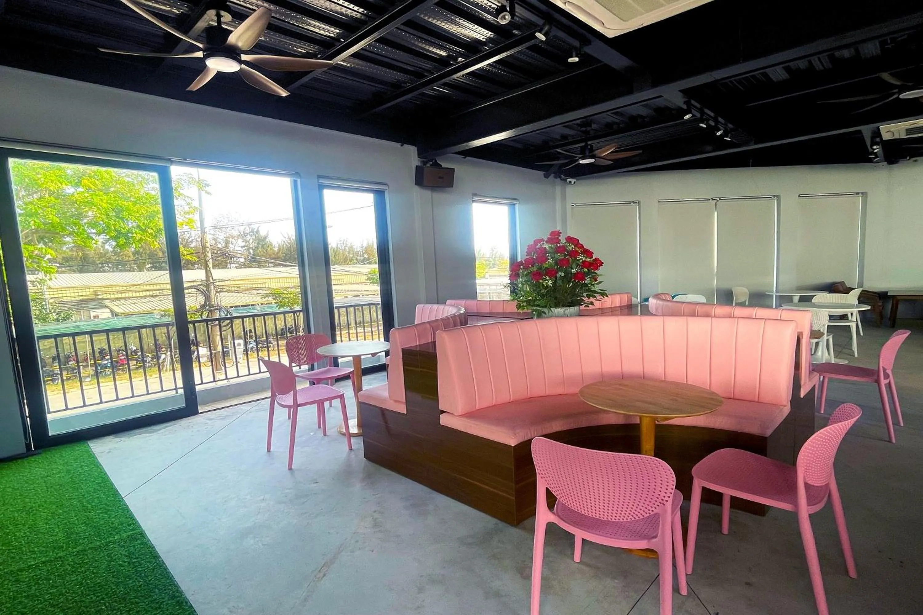 Lounge or bar in Suri Apartment & Hotel Danang