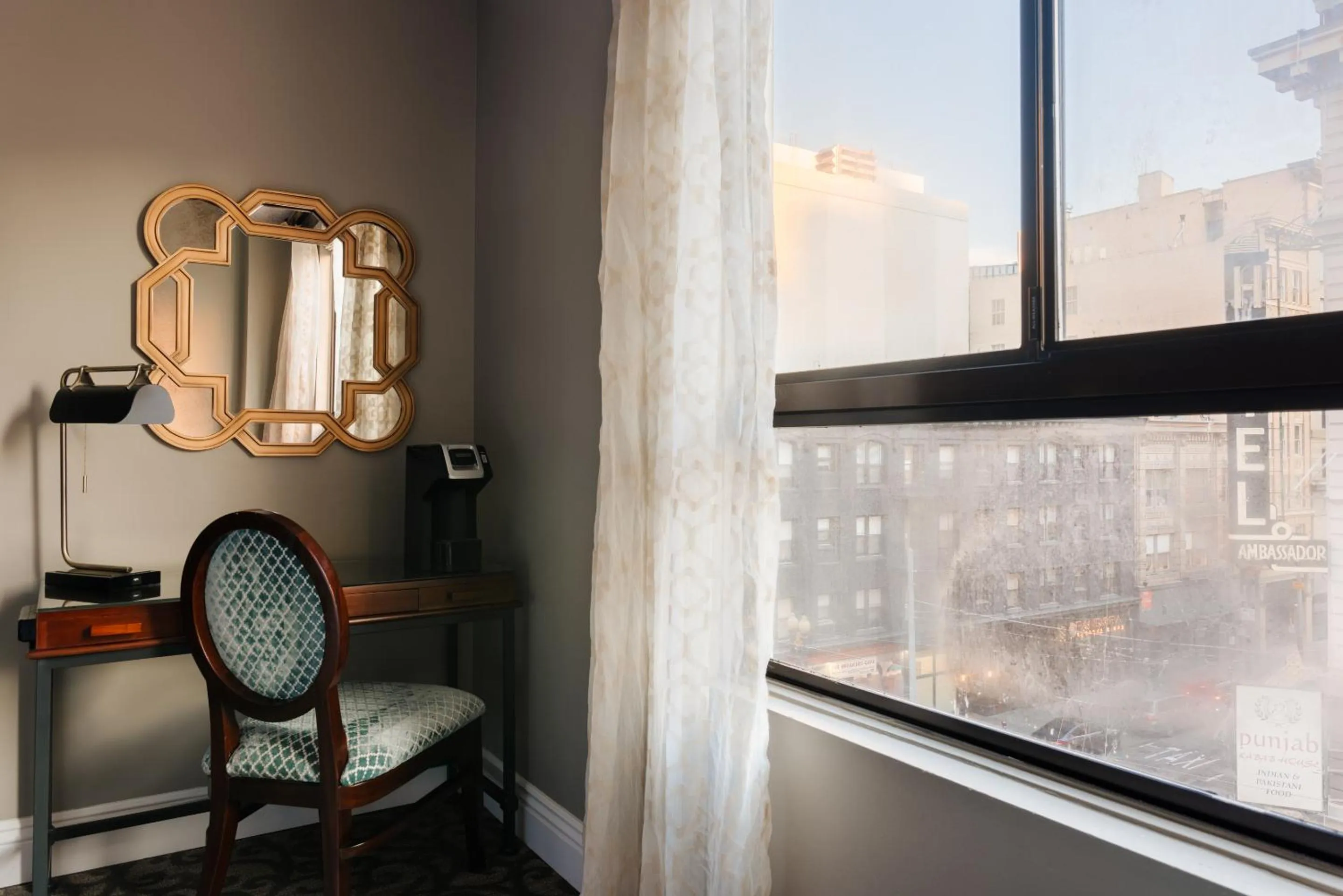 hair dresser in Hotel Bijou - Union Square