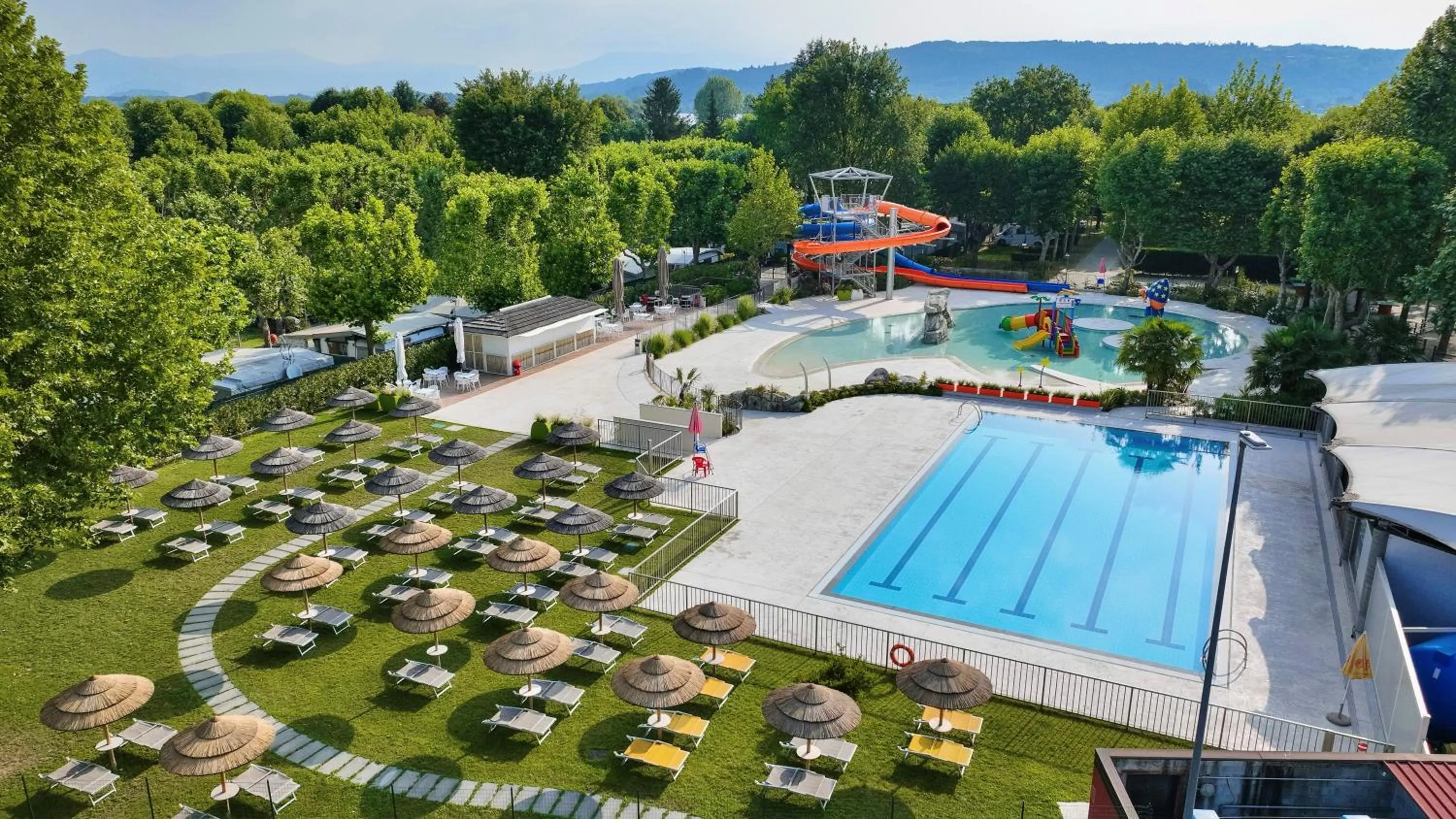 Swimming pool in Residence Alice