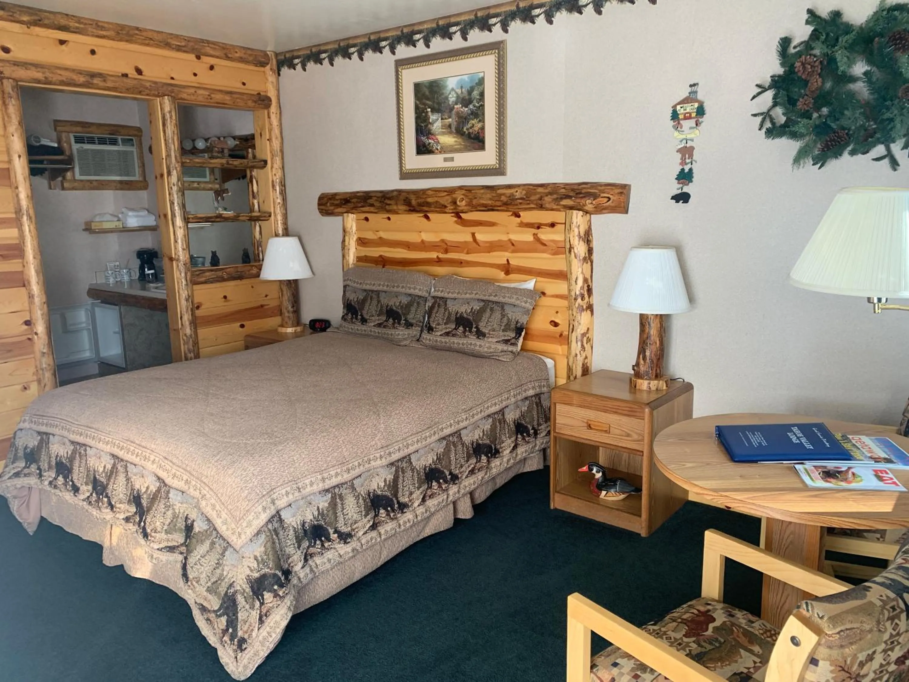 Bed in Tahoe Valley Lodge