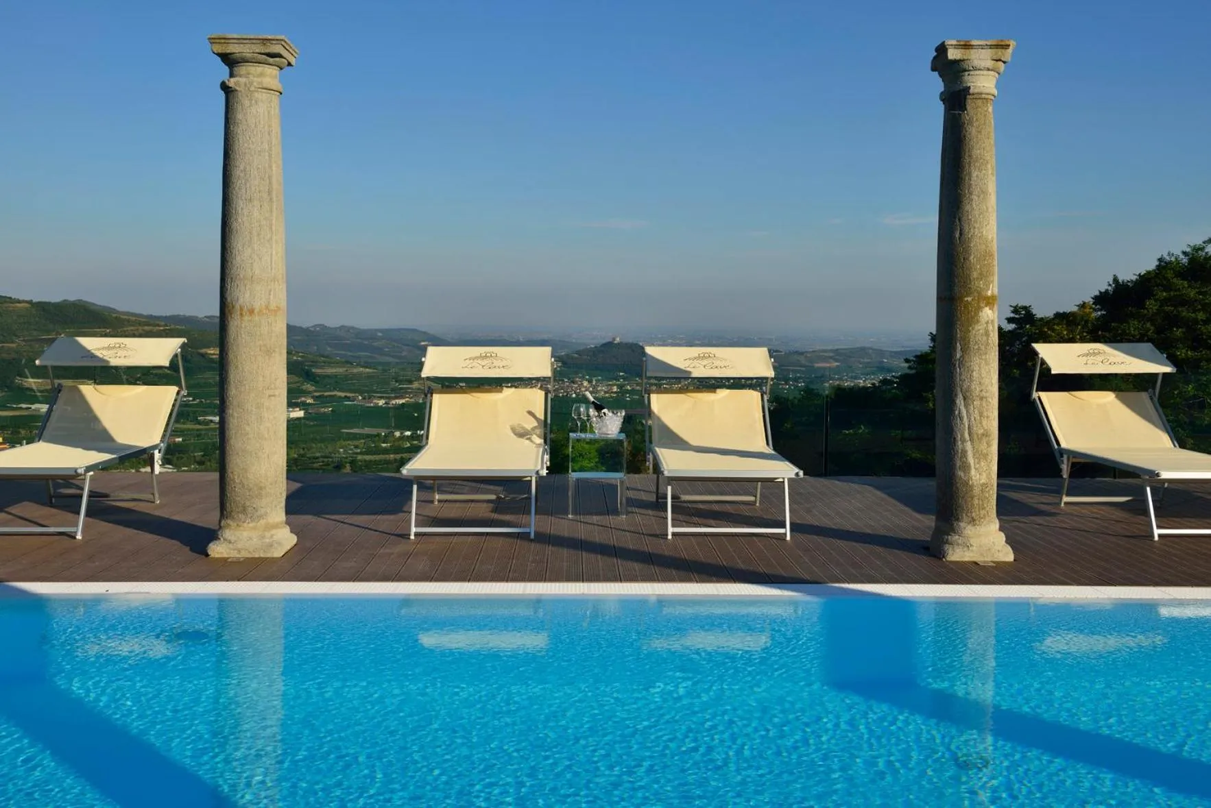 Bed in Tenuta Le Cave