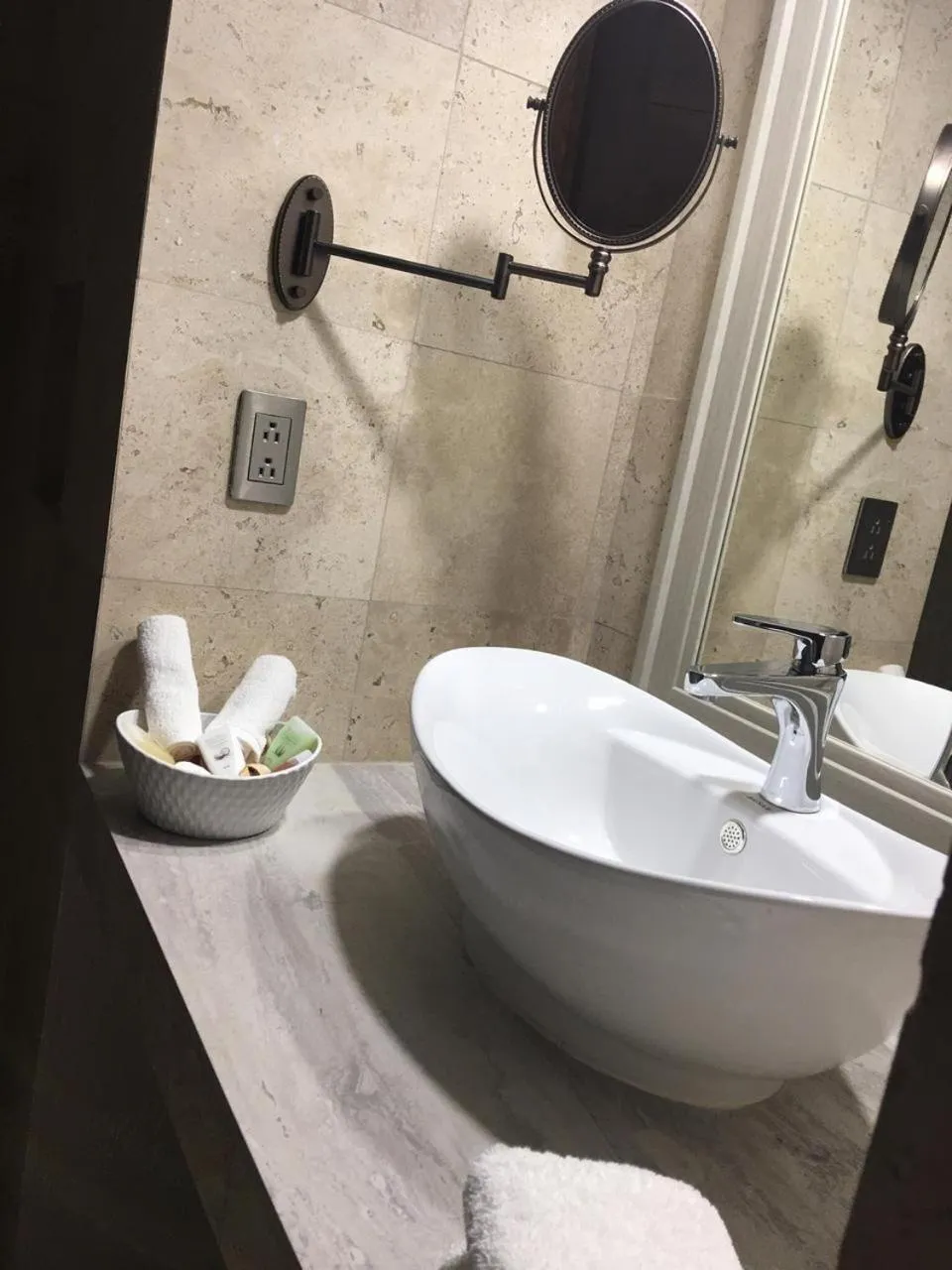 Shower in Hotel Concierge Flor y Canto