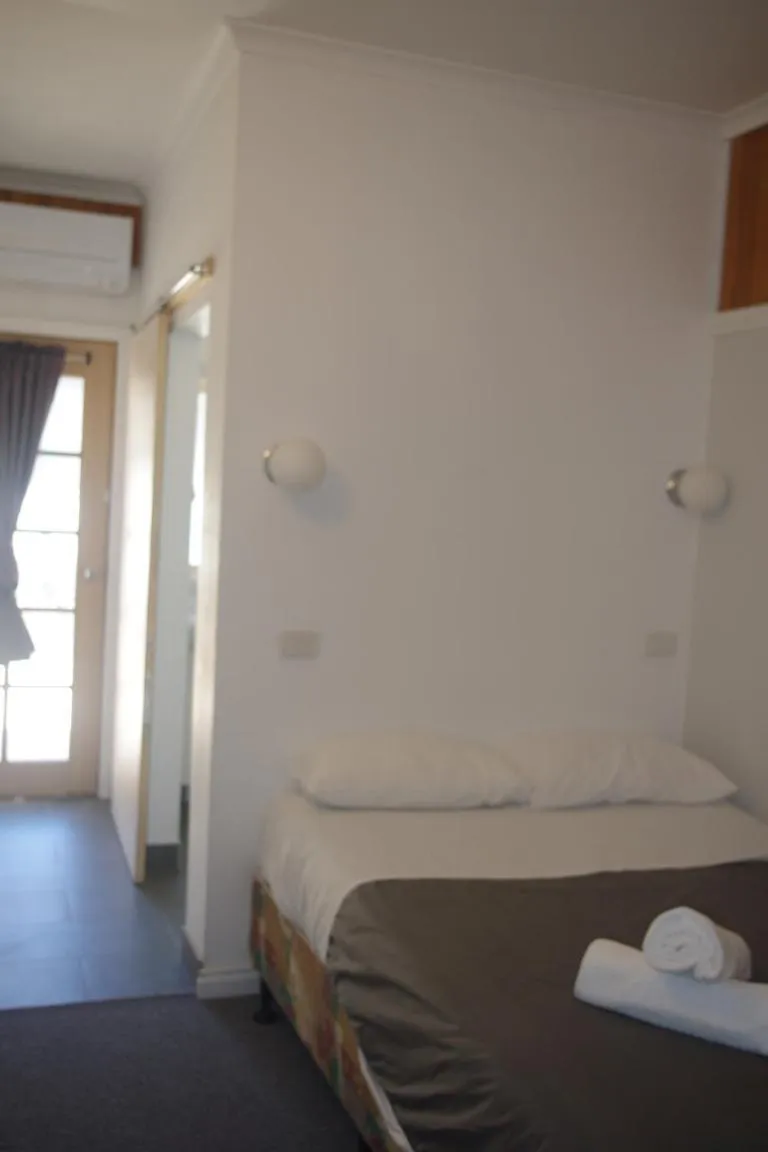 Bed in Halls Gap Tavern