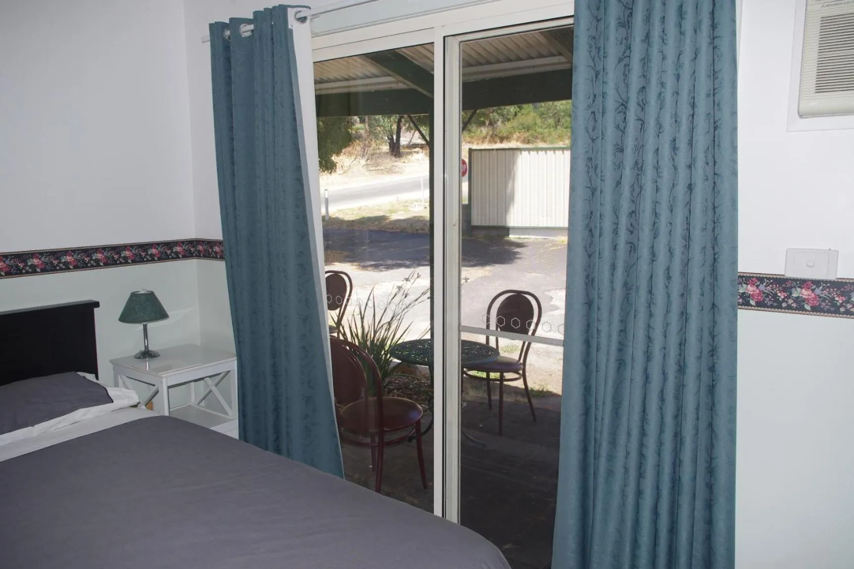 Bed in Halls Gap Tavern