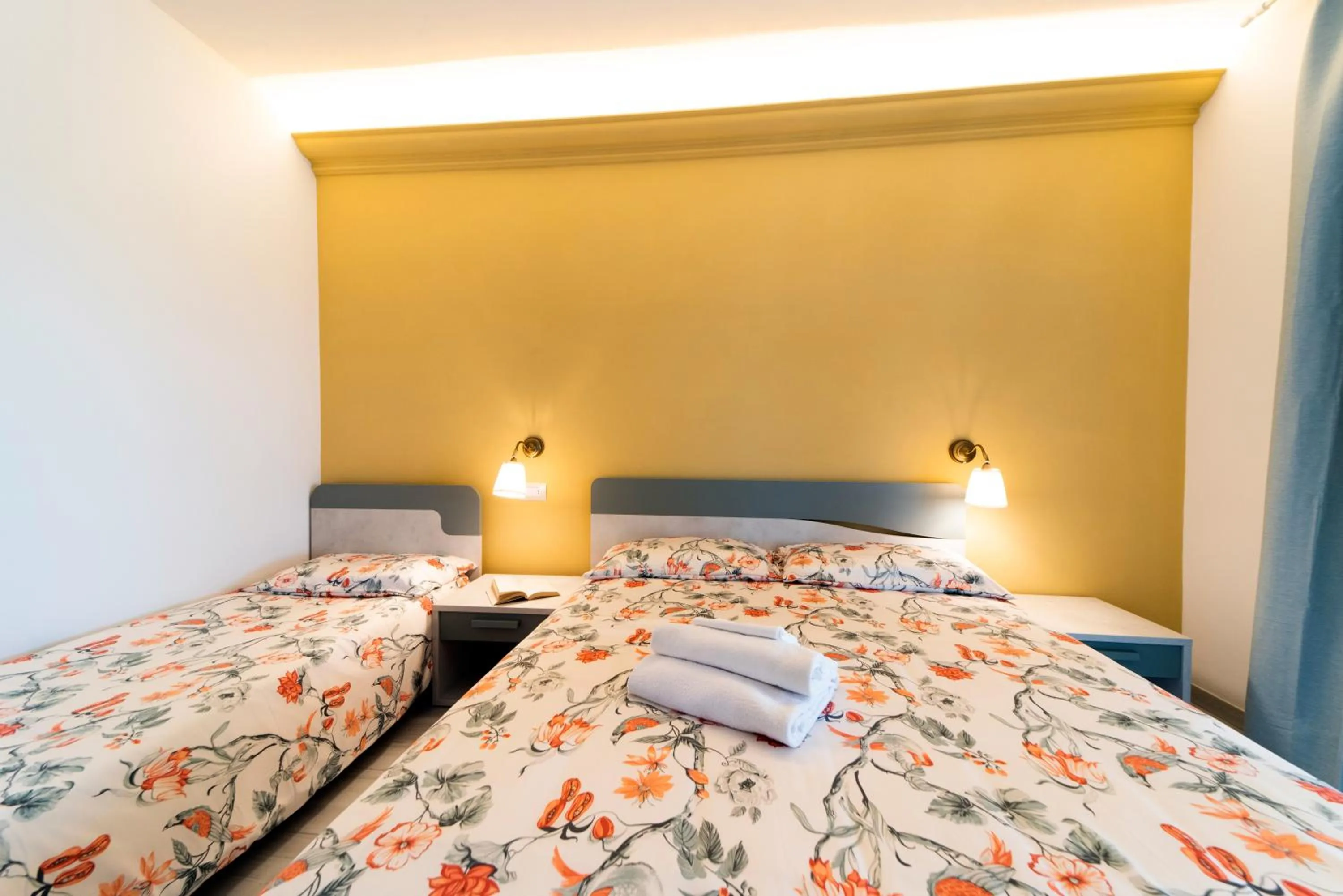 Photo of the whole room, Bed in Residence Le Grazie Est