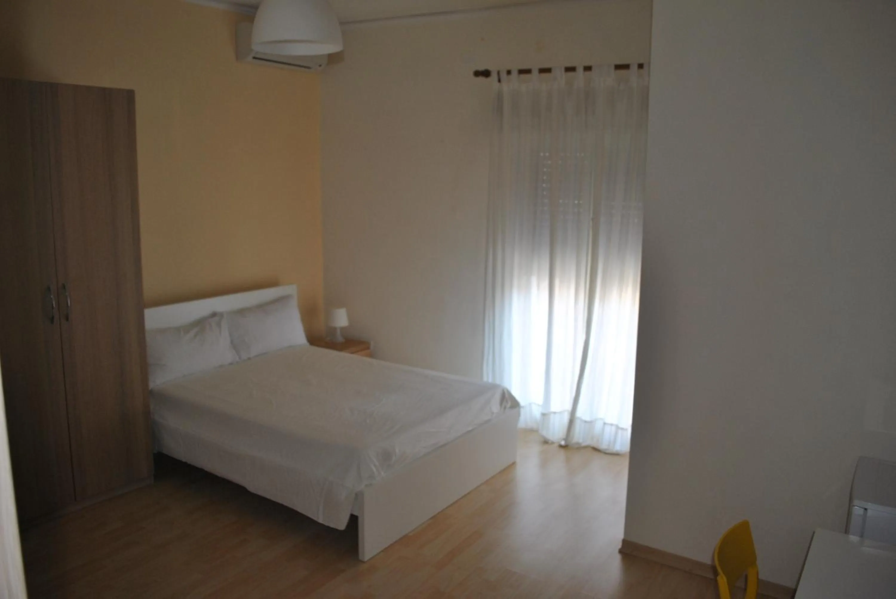 Photo of the whole room, Bed in Residence Demetra