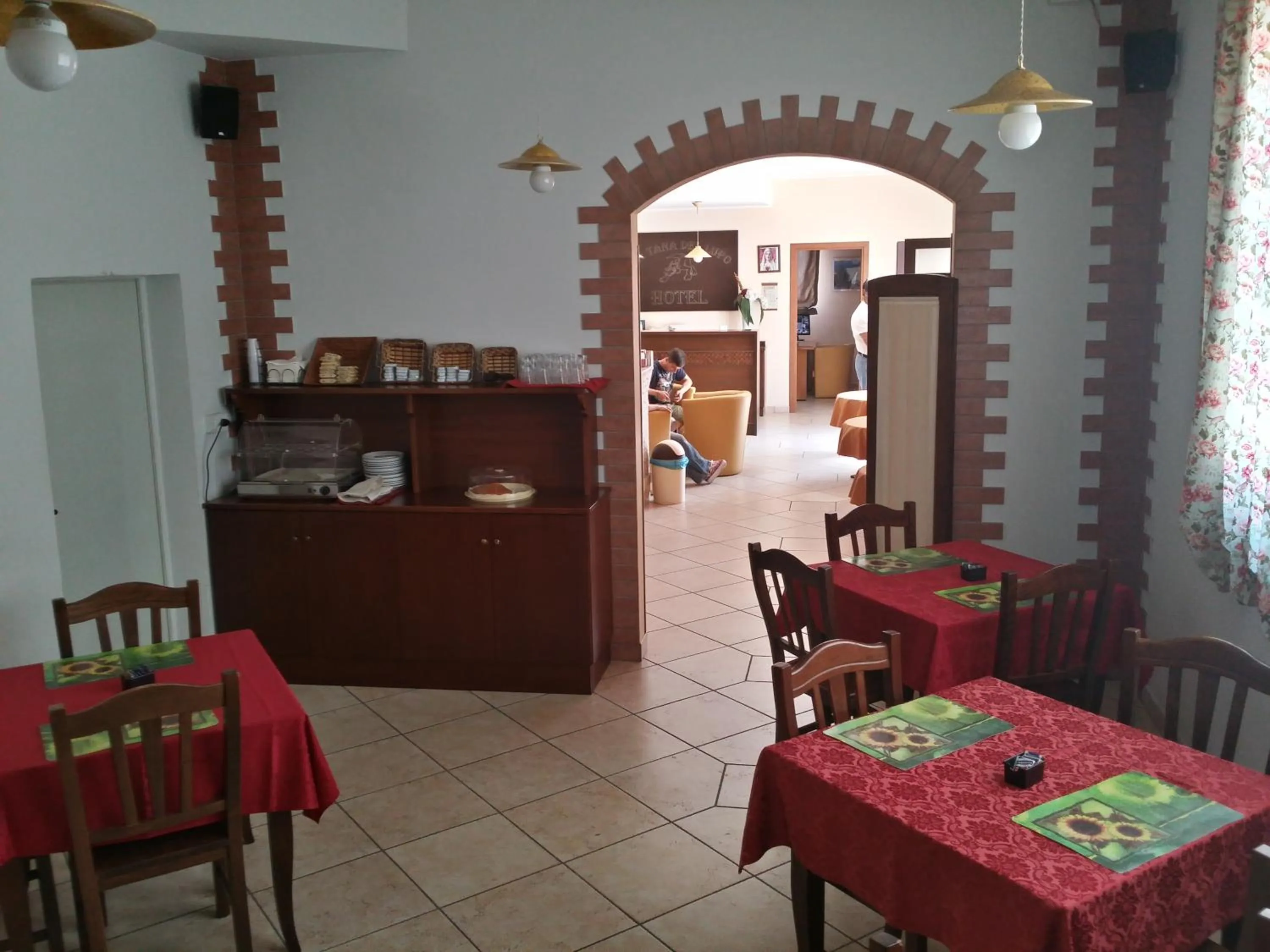 Lounge or bar in La Tana del Lupo