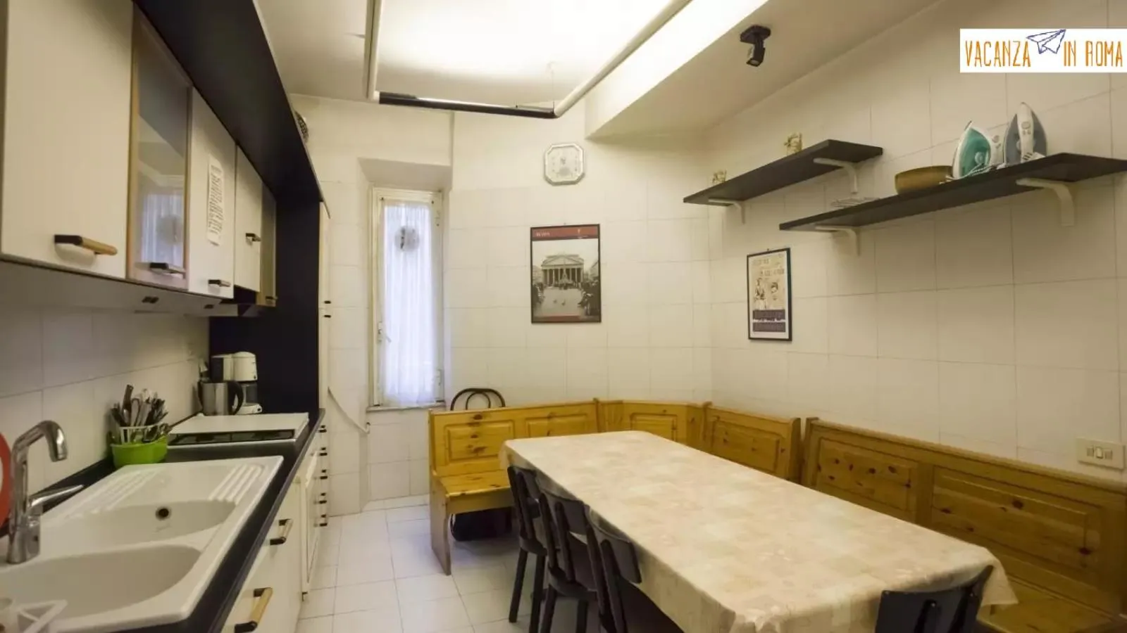 Communal kitchen in Al Pantheon Con Thomas Mann