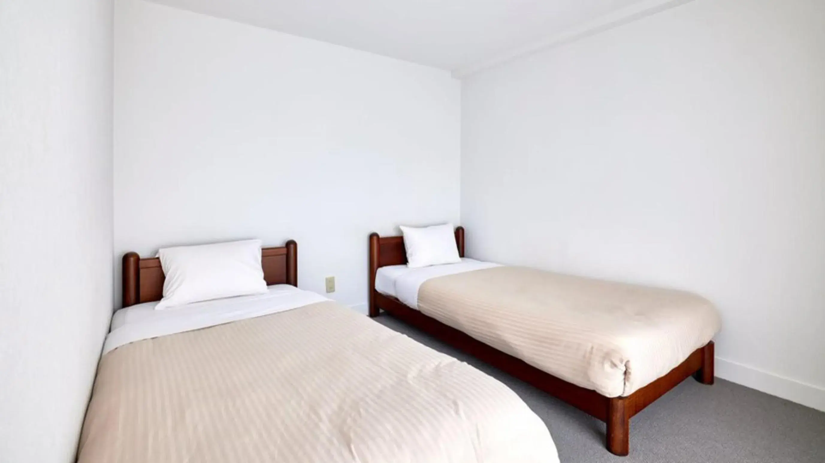 Twin Room with Mountain View in Hotel WWJ Twin Room with Mountain View in Hotel WWJ