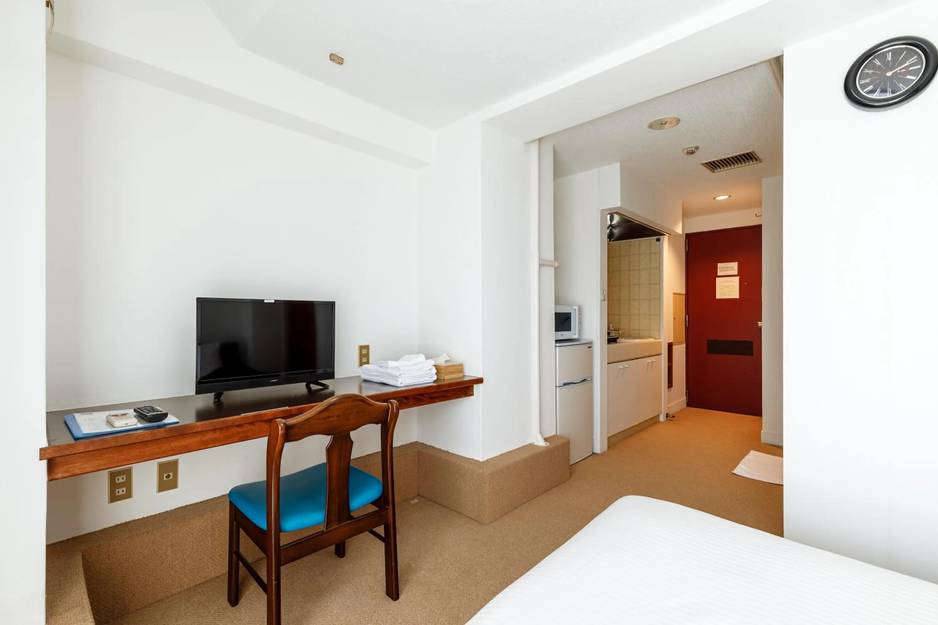 Photo of the whole room, Bed in Hotel WWJ