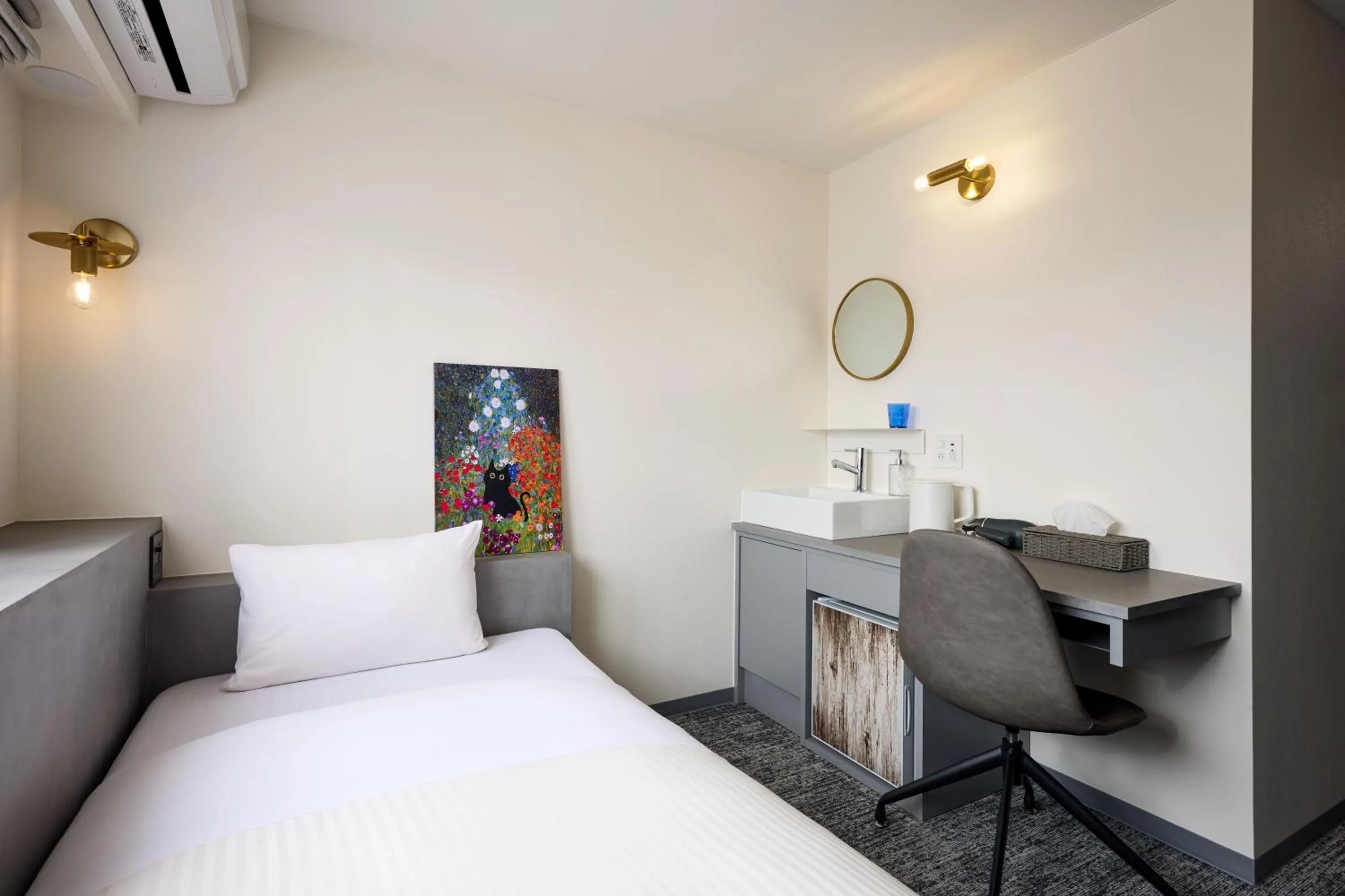 Photo of the whole room, Bed in Hotel WWJ