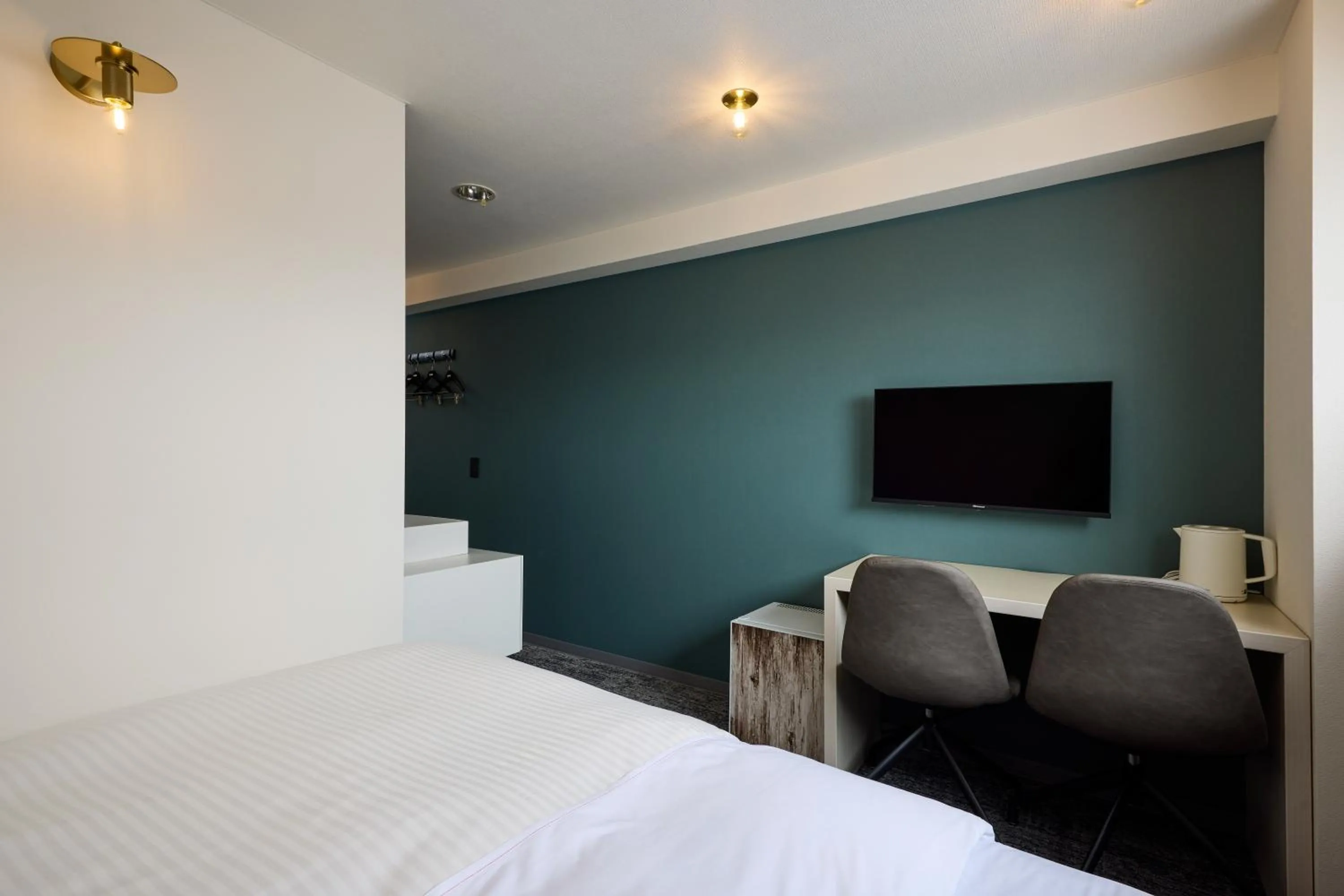 Photo of the whole room, Bed in Hotel WWJ