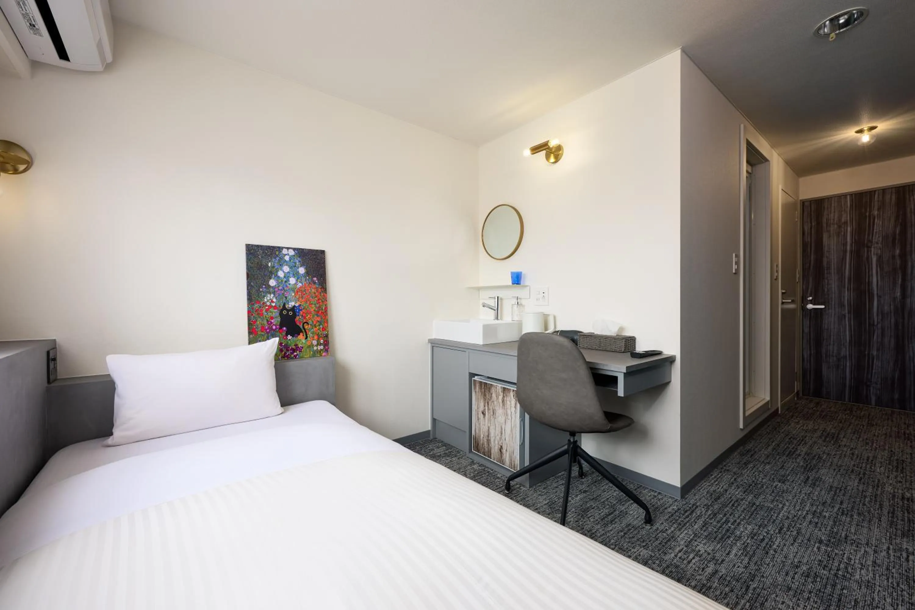 Photo of the whole room, Bed in Hotel WWJ