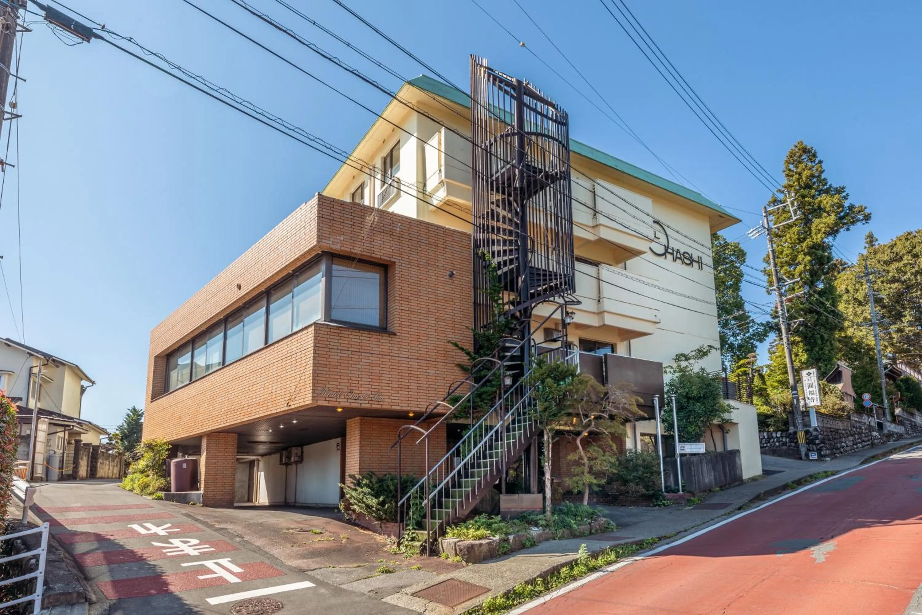 Property building in Hotel WWJ