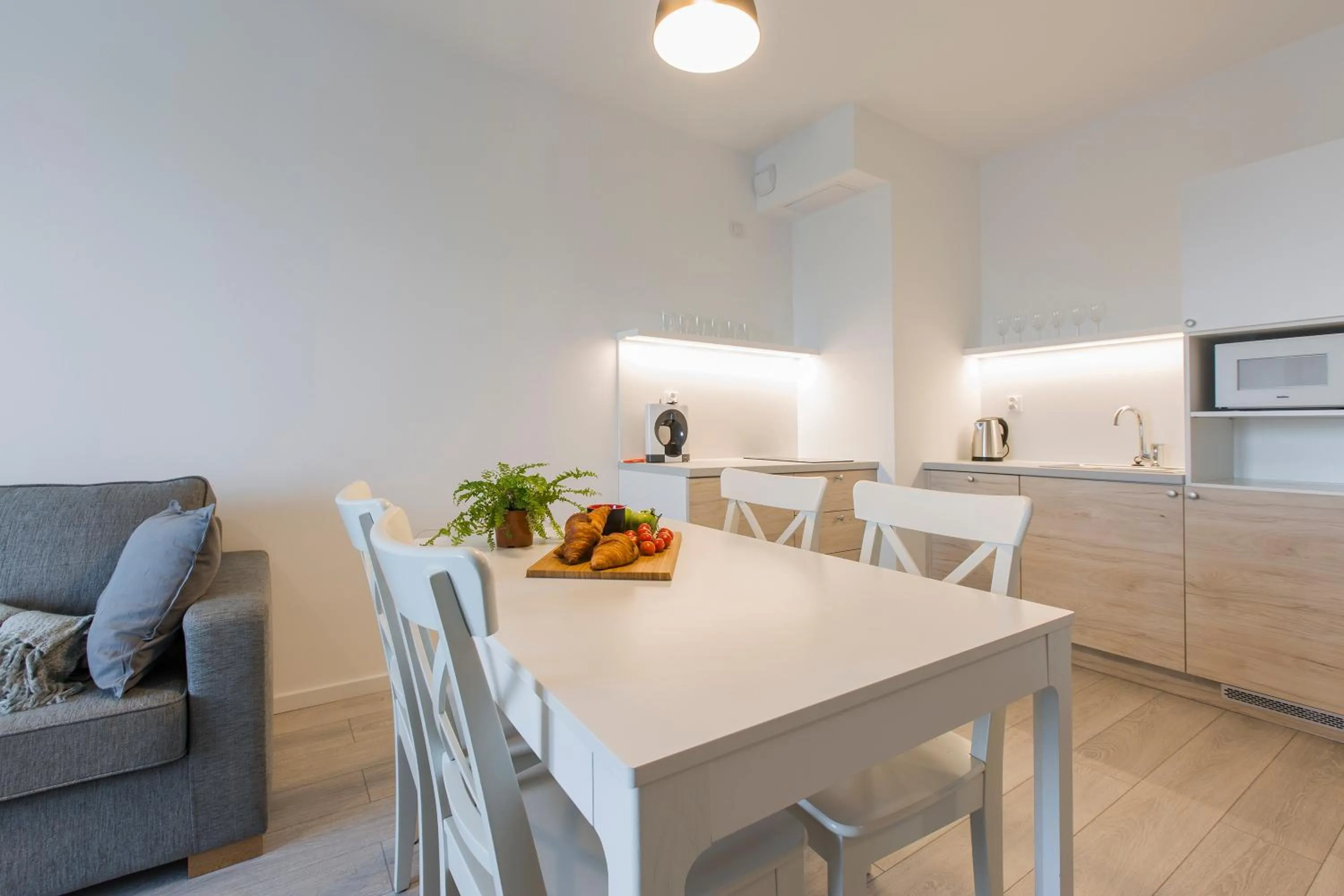 Kitchen or kitchenette in Symphony Baltica Towers Apartamenty