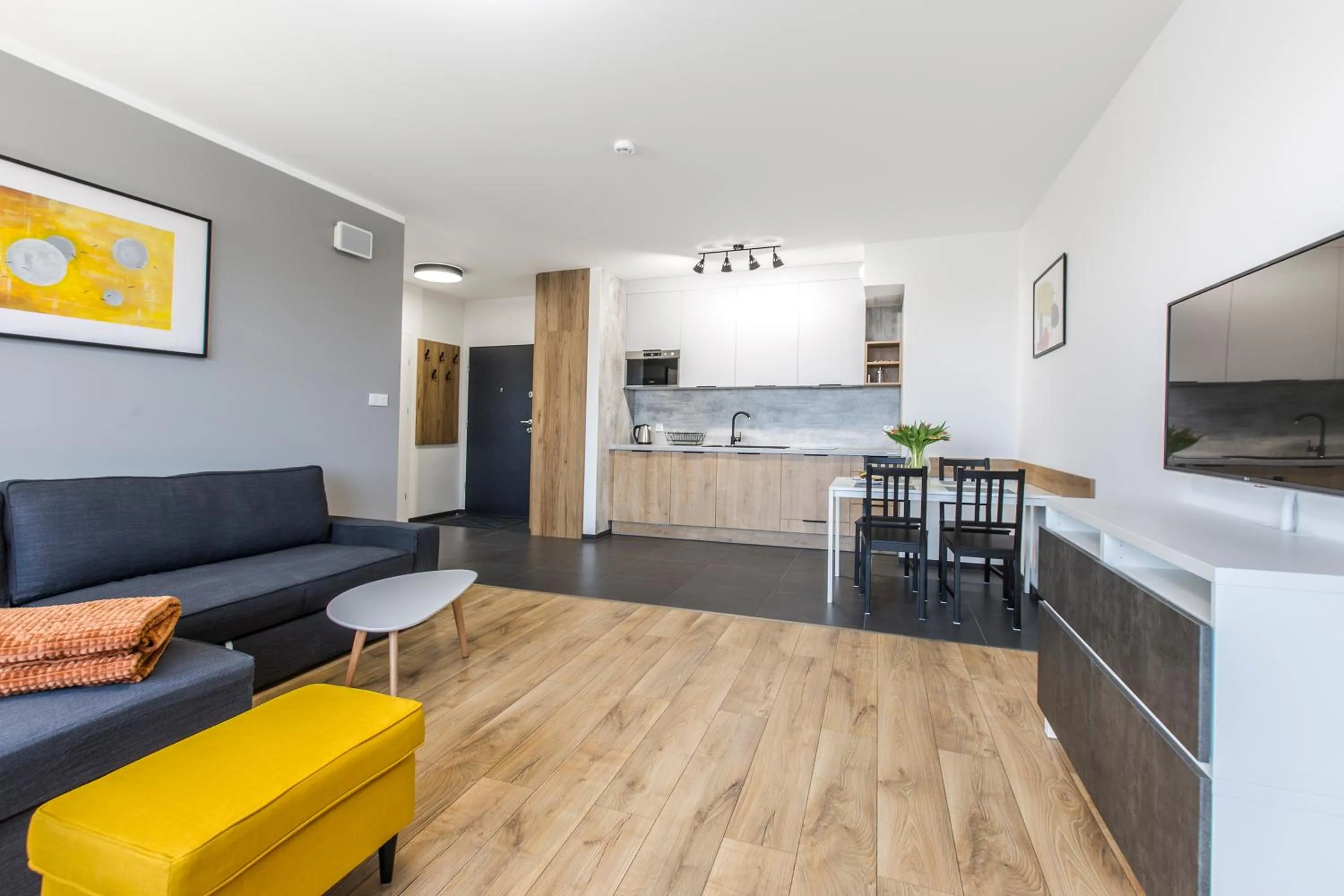 Kitchen or kitchenette in Symphony Baltica Towers Apartamenty