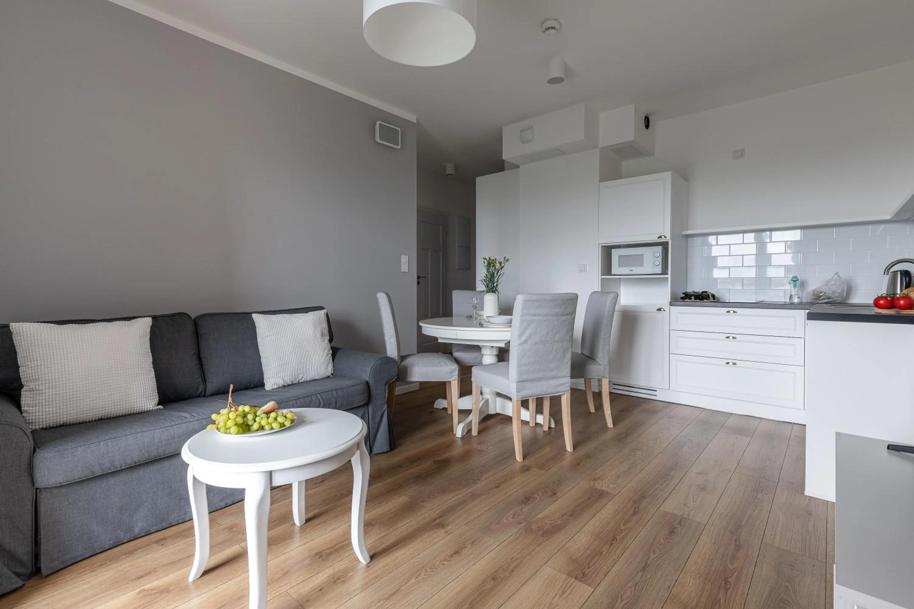 Kitchen or kitchenette in Symphony Baltica Towers Apartamenty