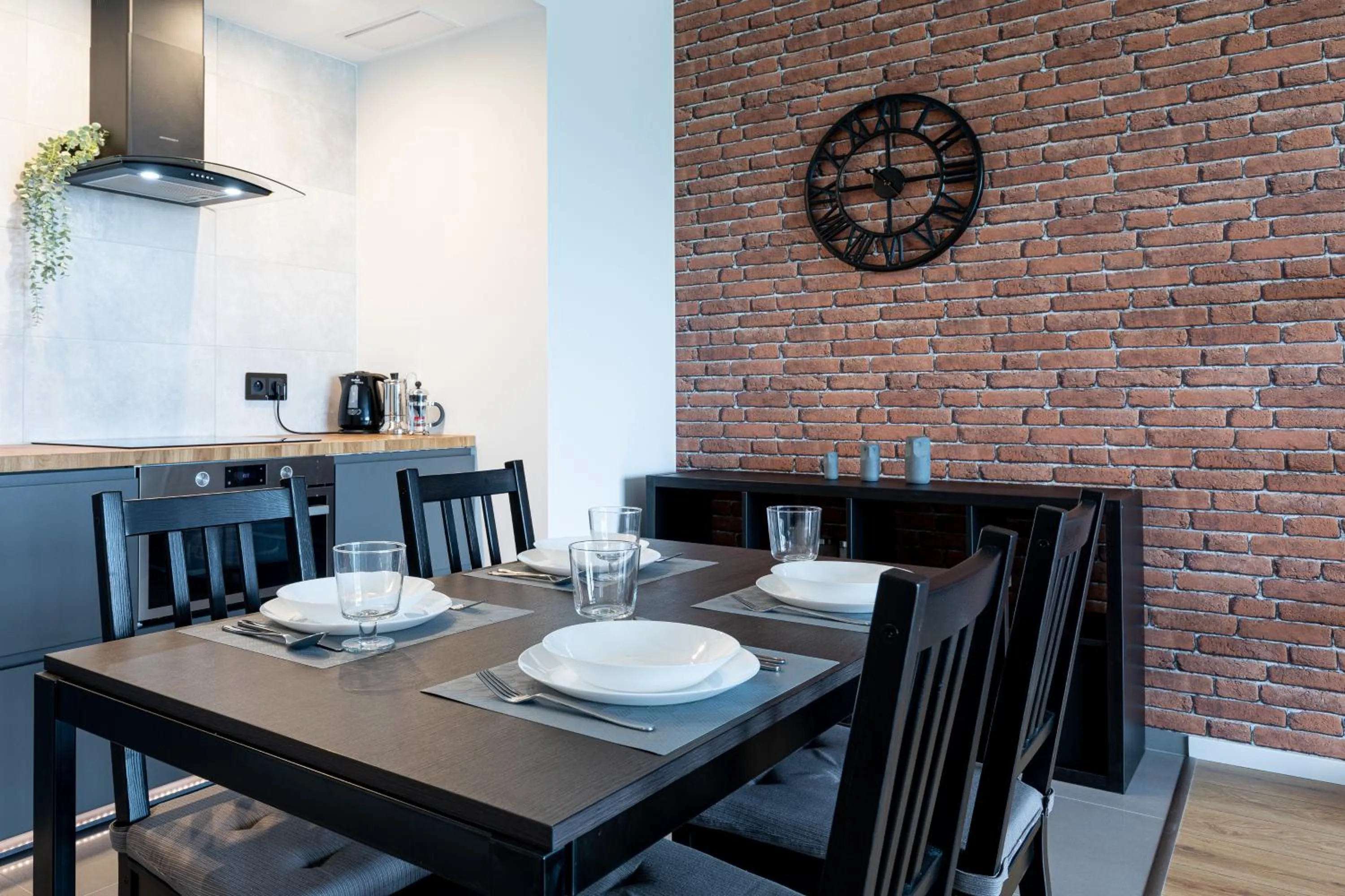 Kitchen or kitchenette in Symphony Baltica Towers Apartamenty