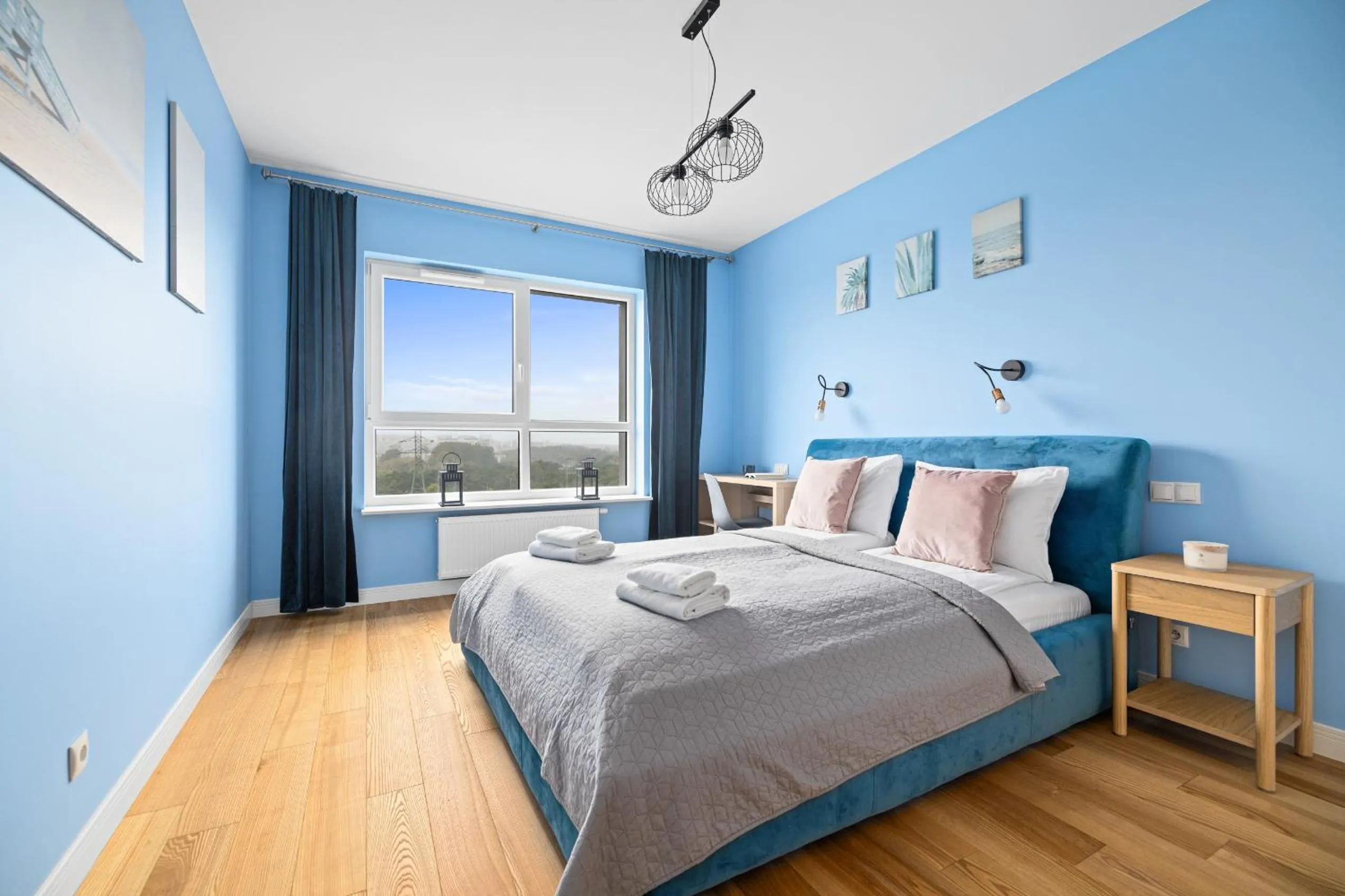 Bed in Symphony Baltica Towers Apartamenty