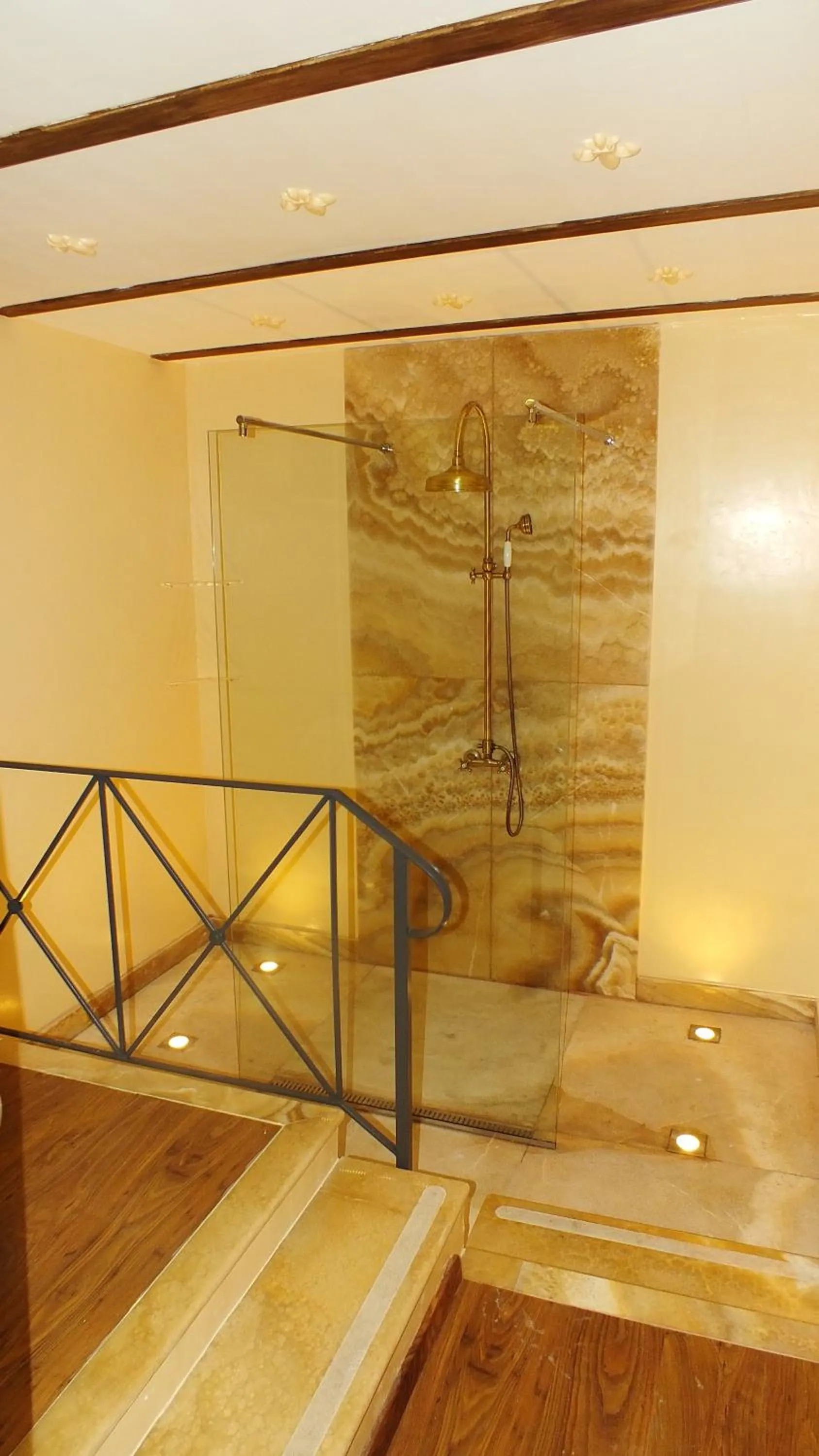 Bathroom in Residenze Gregoriane - Residenza d'Epoca