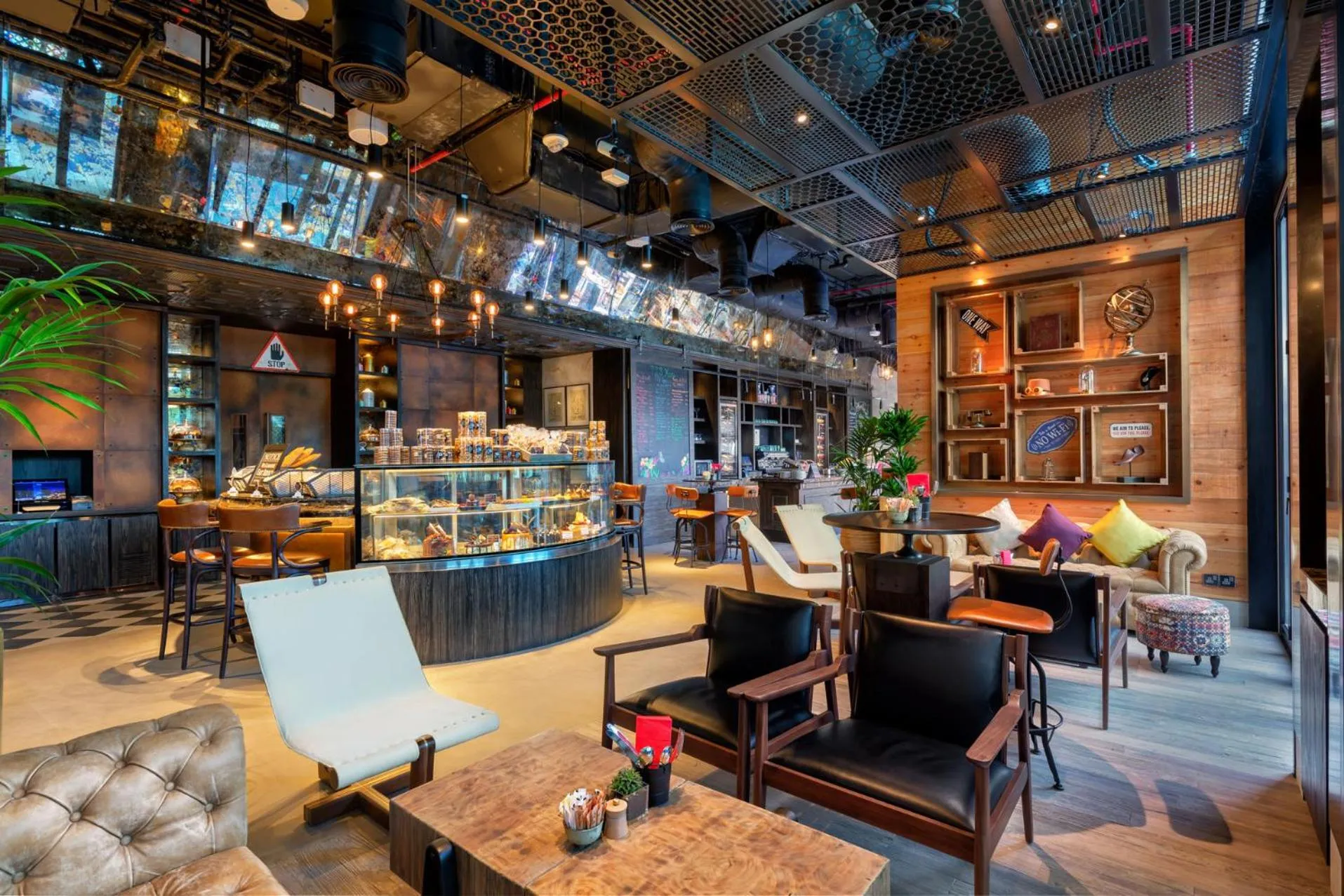 Restaurant/places to eat in Taj Jumeirah Lakes Towers