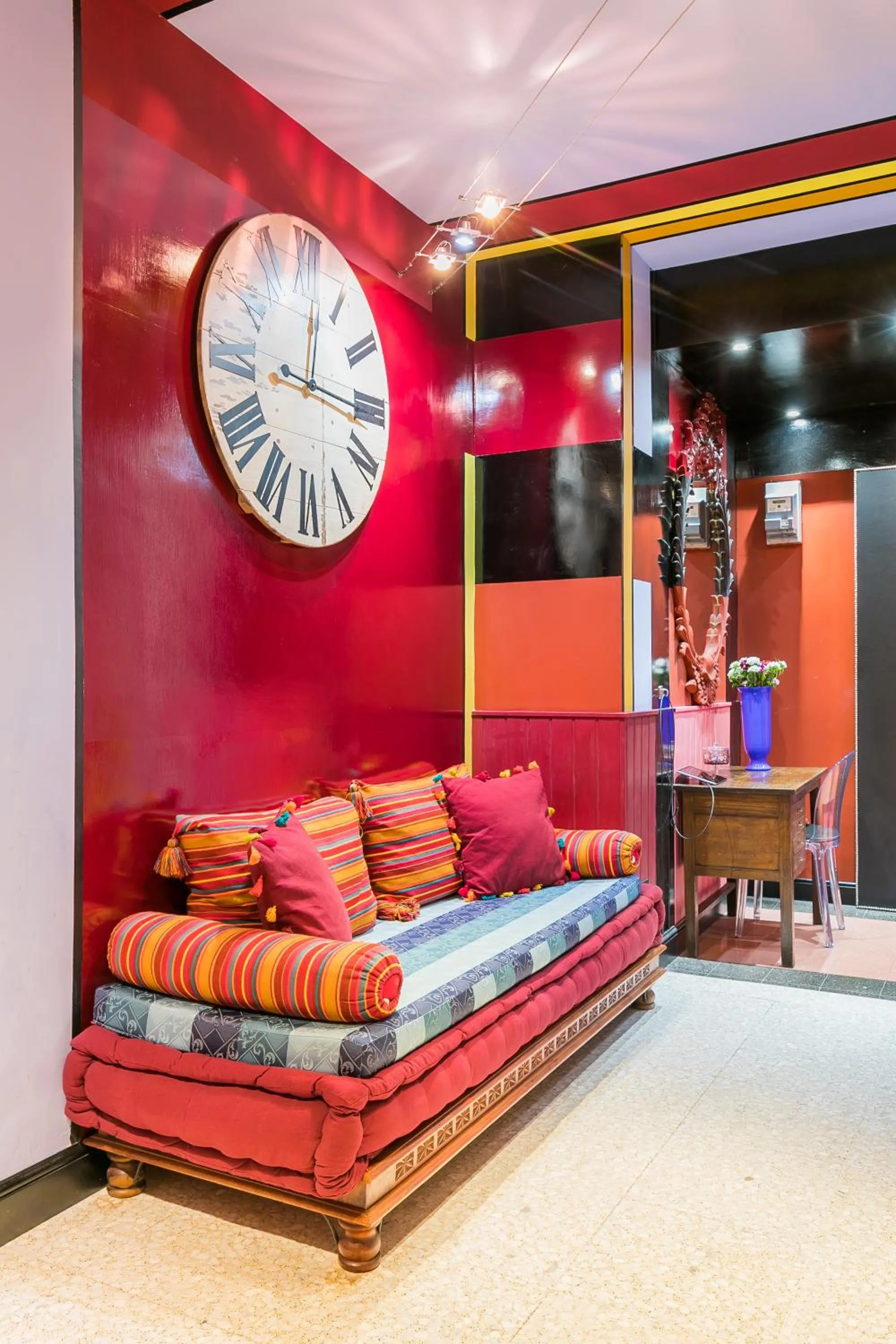 Living room, Bed in Appartamenti MarcoAurelio49