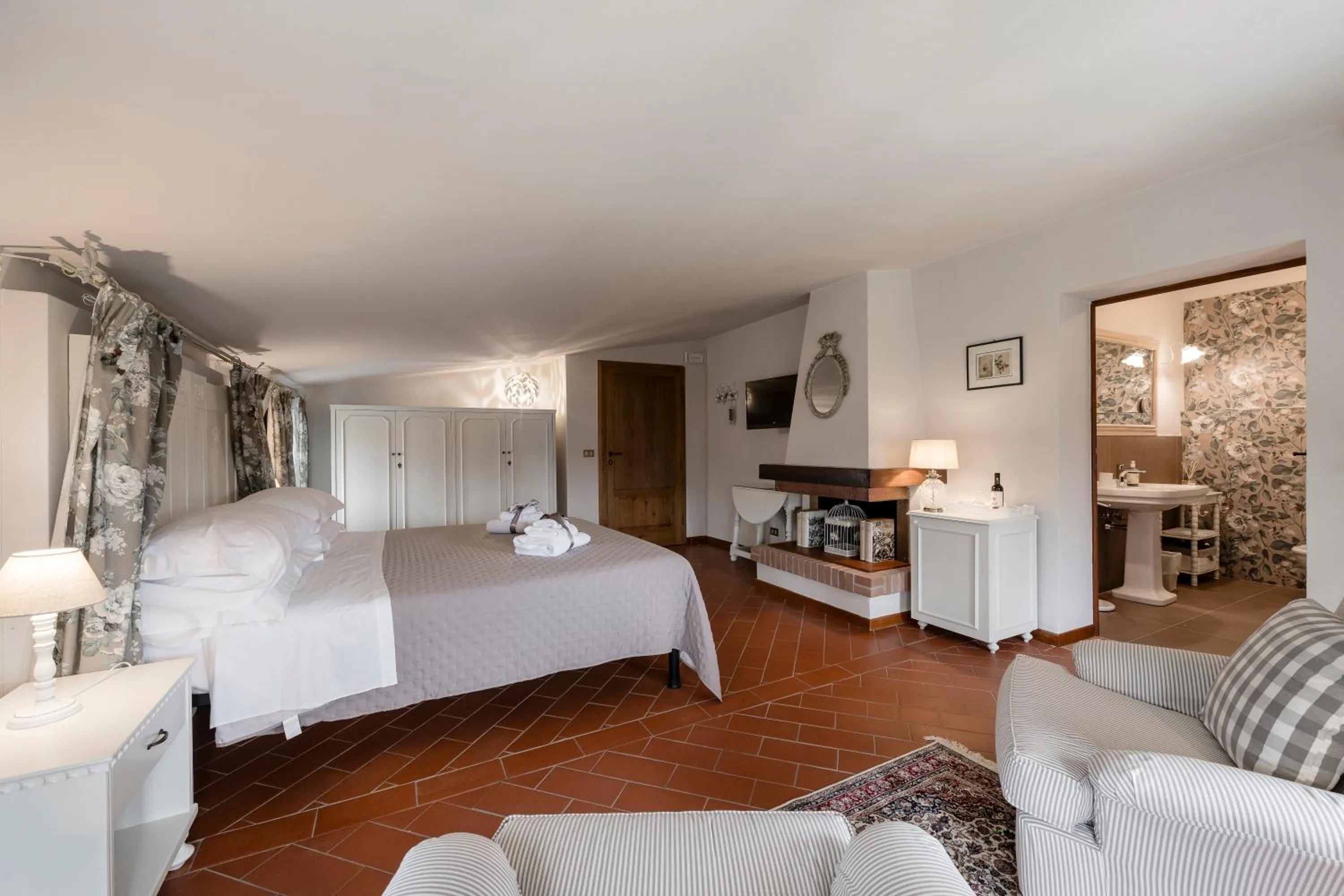 Bedroom, Bed in Giardino della Pieve Relais- Adult Only