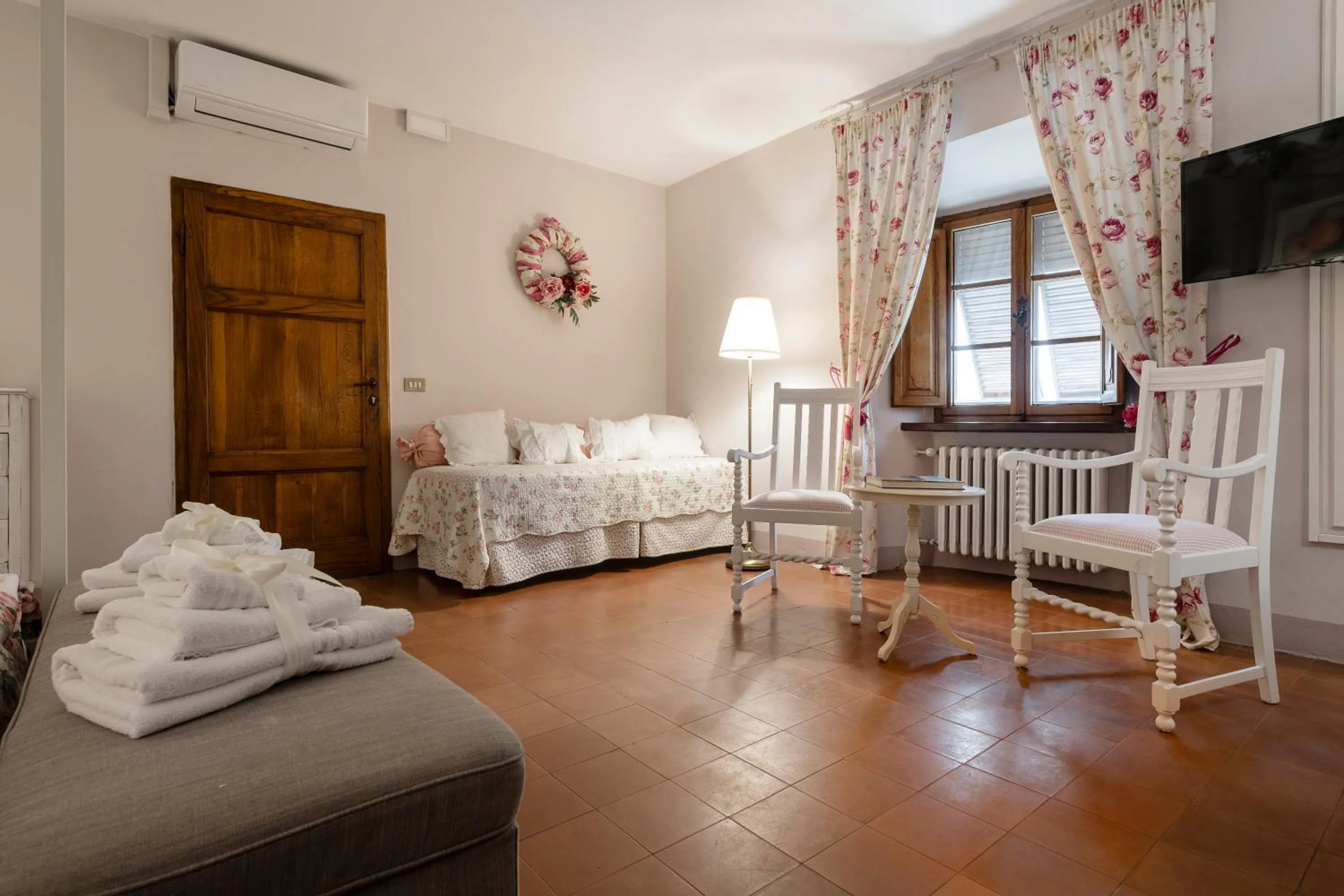 Bedroom, Bed in Giardino della Pieve Relais- Adult Only