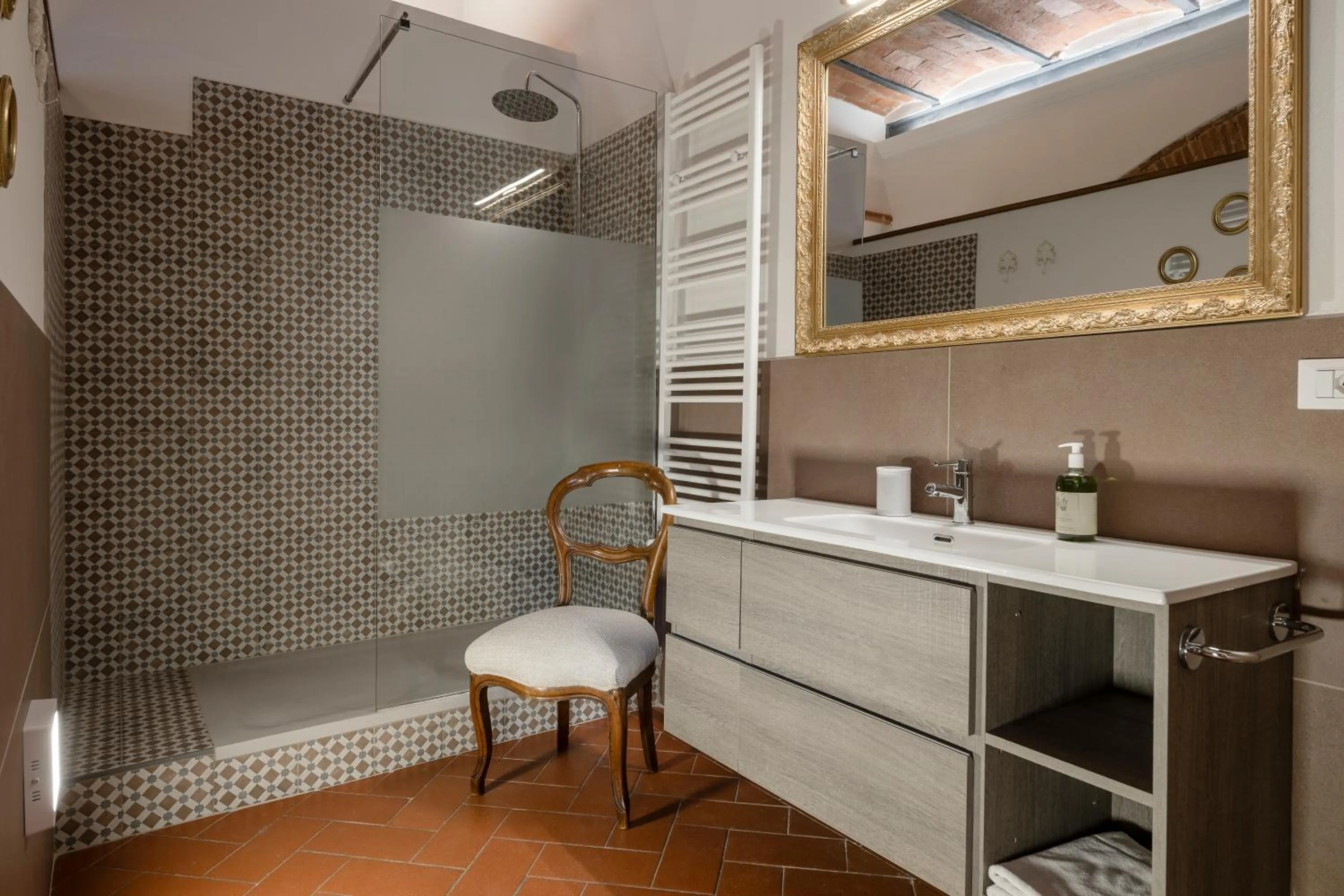 Shower in Giardino della Pieve Relais- Adult Only
