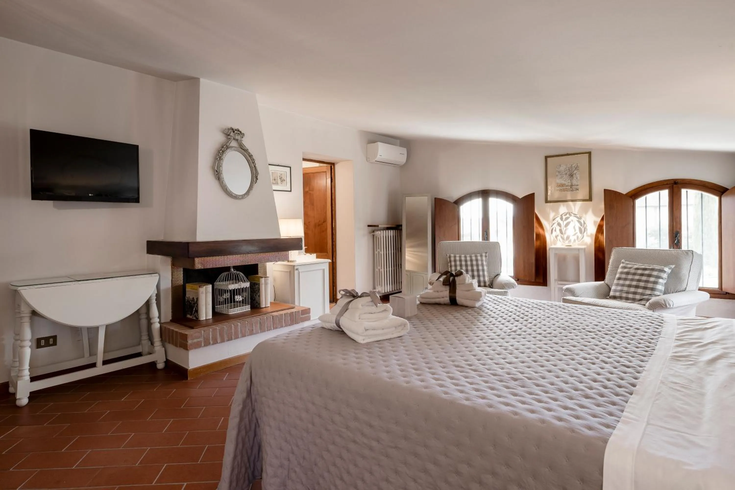 Bedroom, Bed in Giardino della Pieve Relais- Adult Only