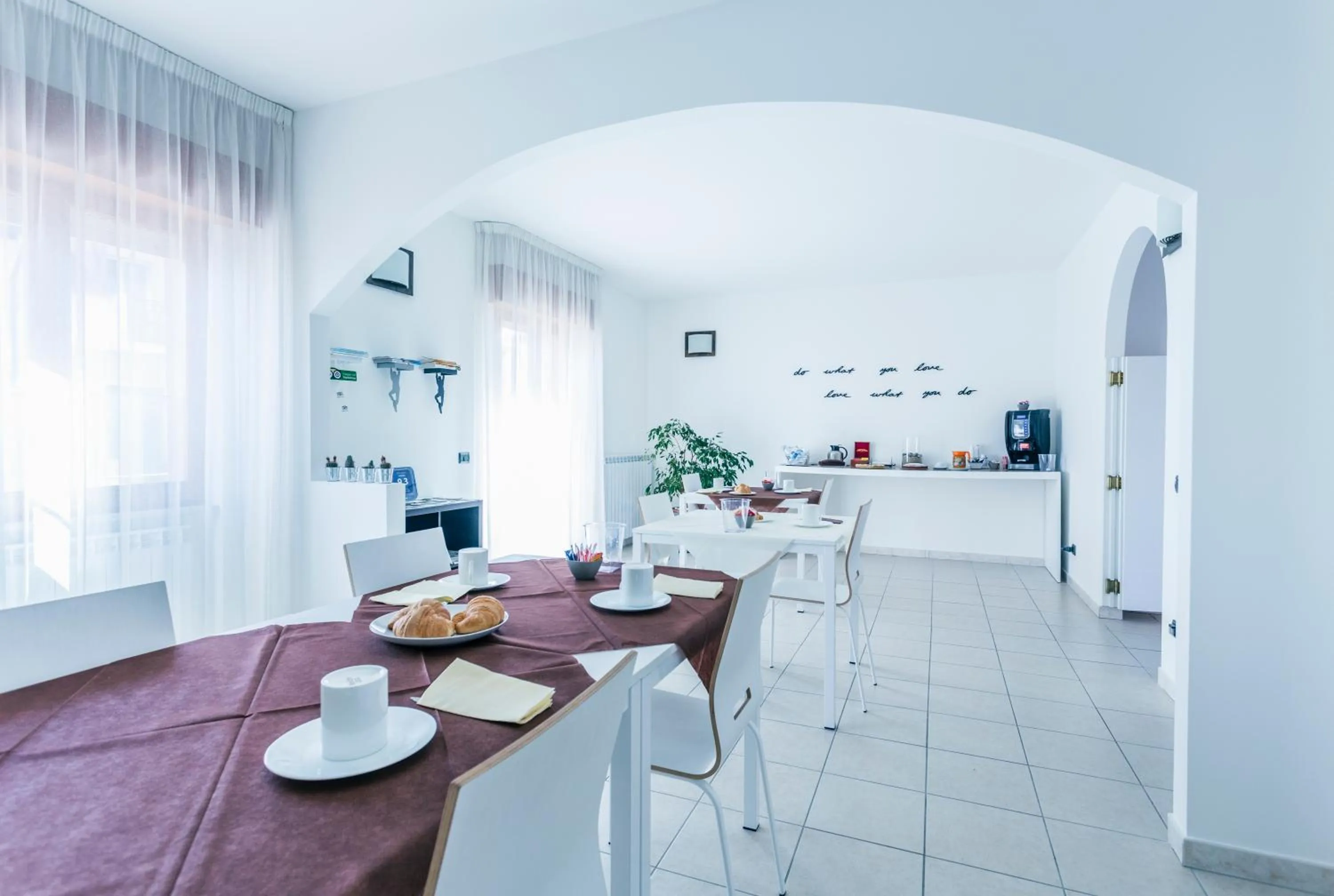 Buffet breakfast in La Postale