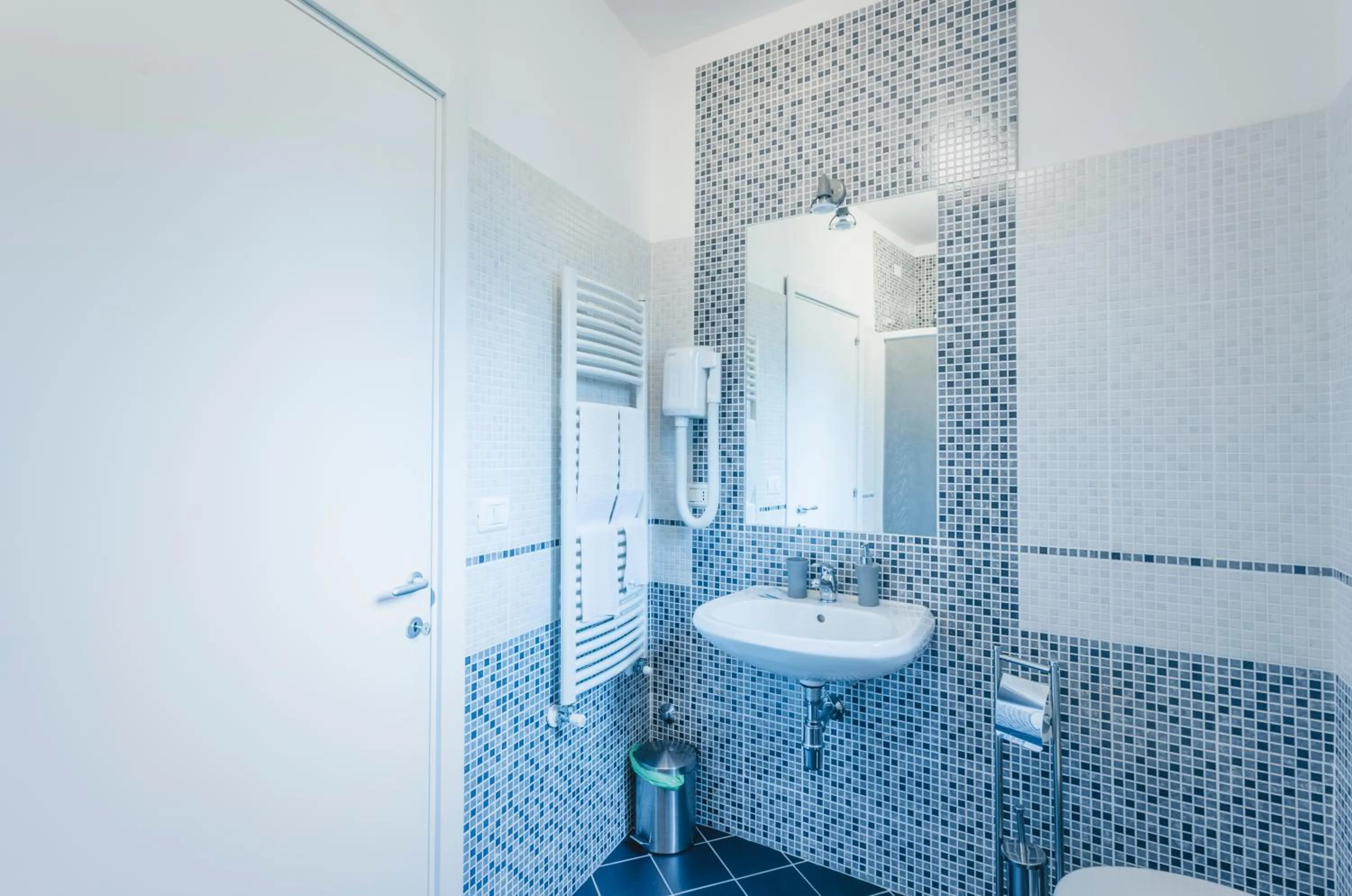 Bathroom in La Postale