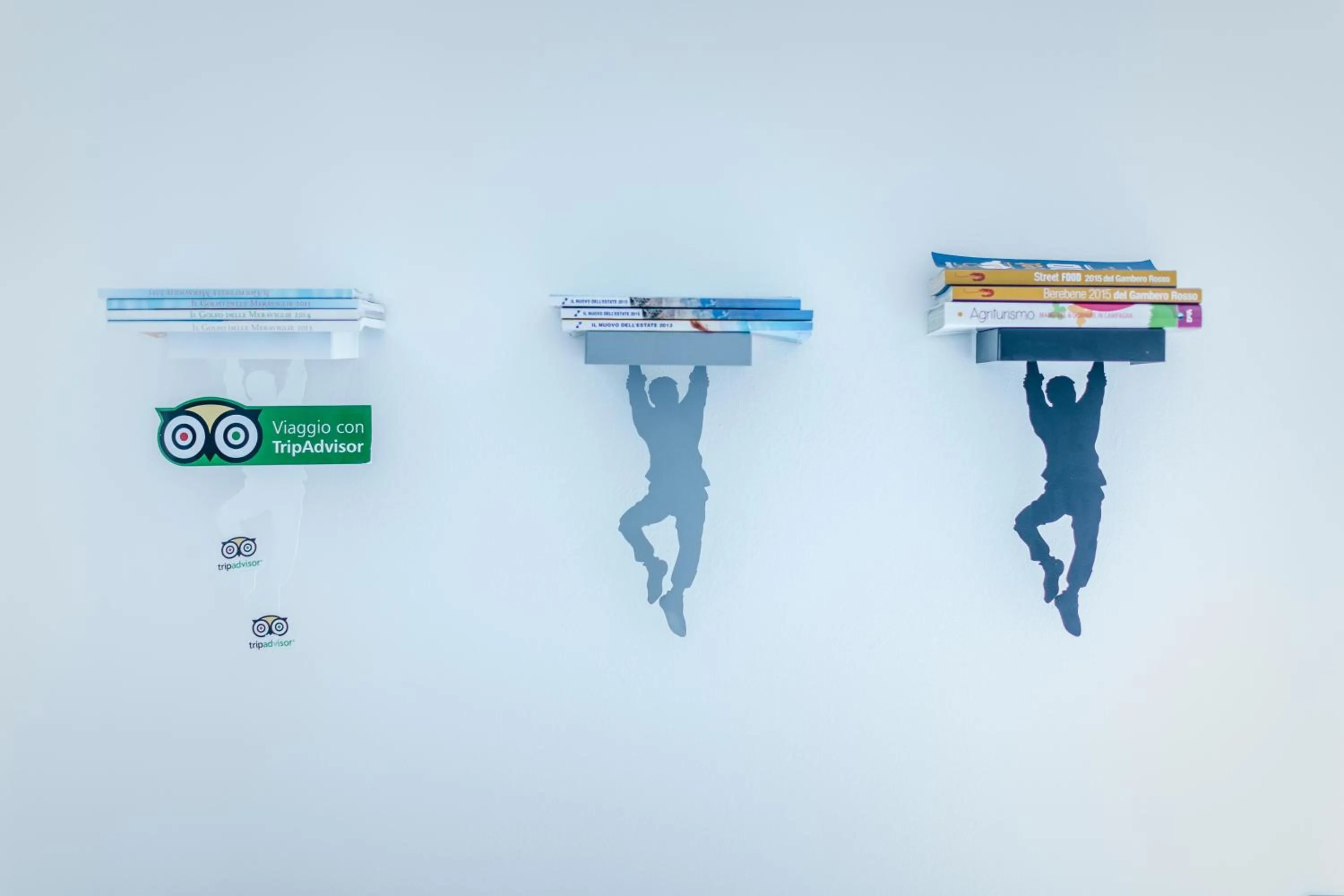 Decorative detail in La Postale