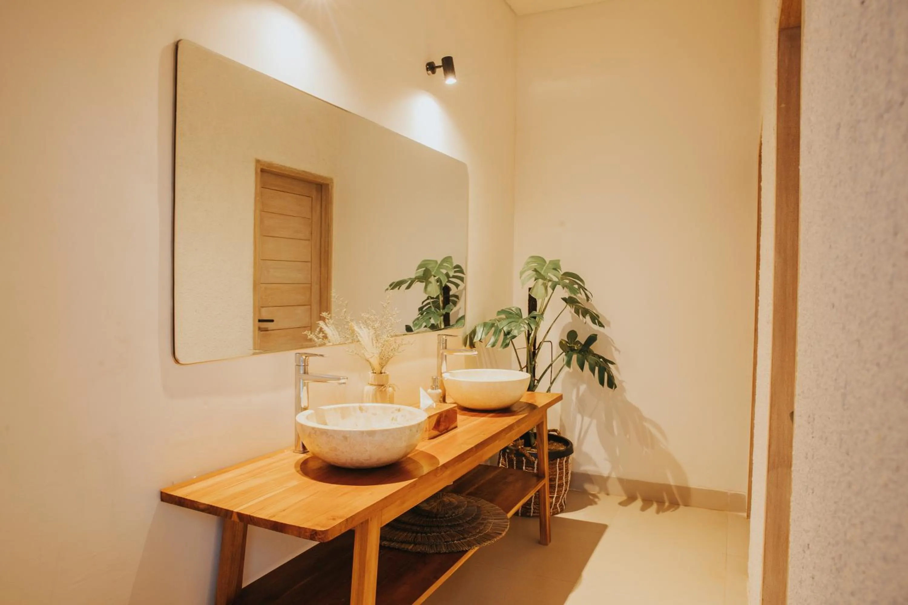 Bathroom in Ratan Uluwatu Hotel and Villas