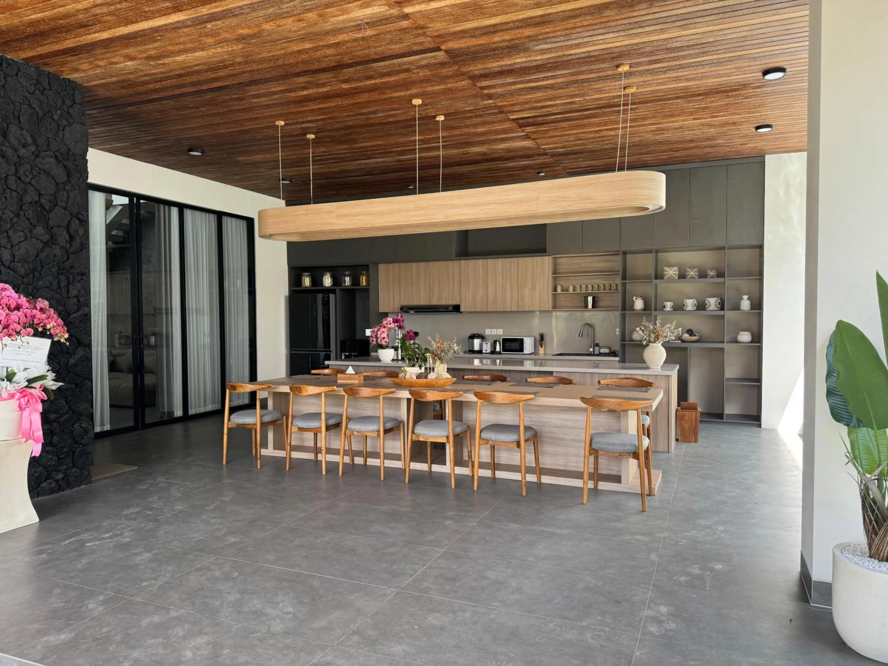 Kitchen or kitchenette in Ratan Uluwatu Hotel and Villas