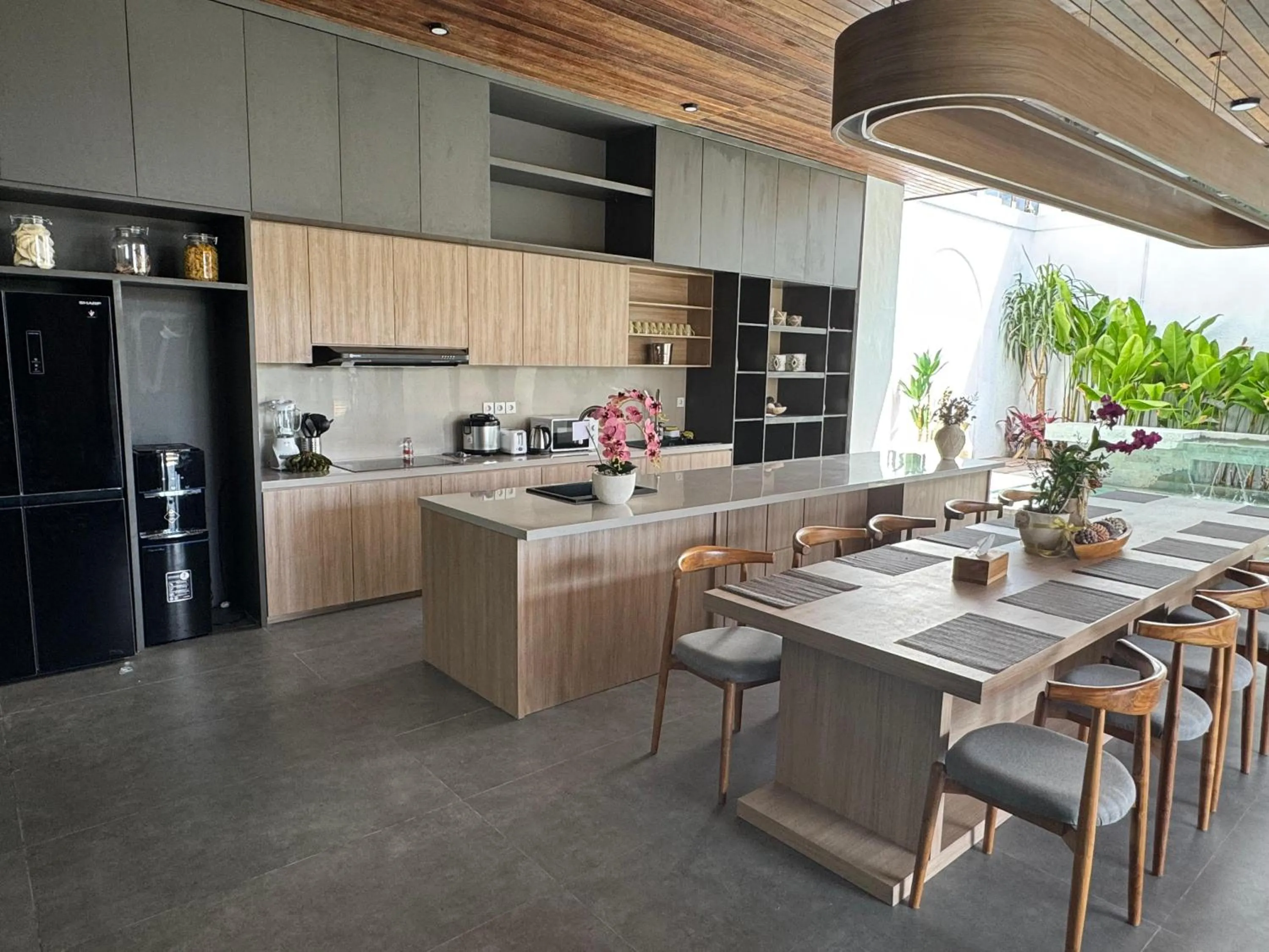 Kitchen or kitchenette in Ratan Uluwatu Hotel and Villas