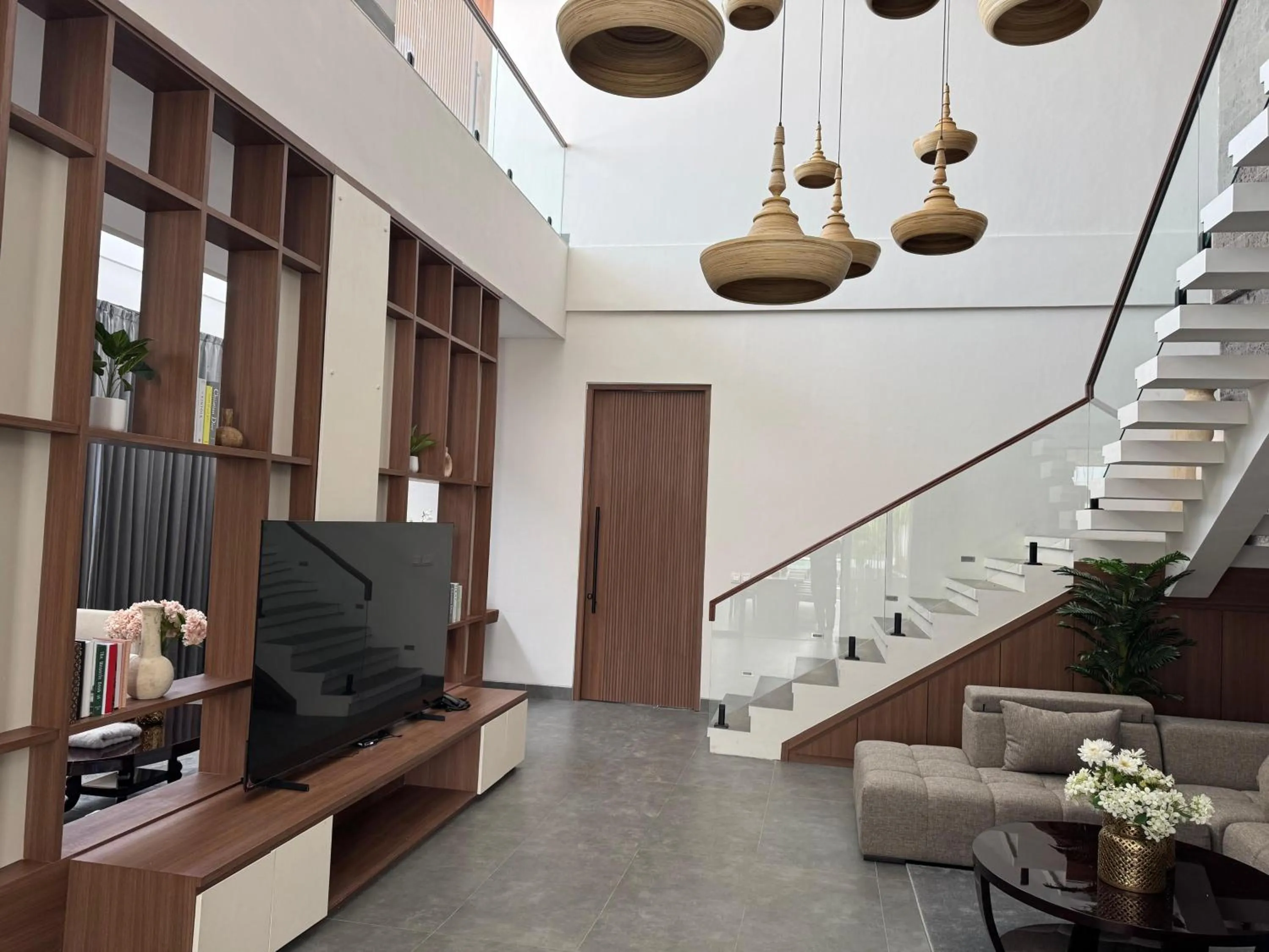 Communal lounge/ TV room in Ratan Uluwatu Hotel and Villas