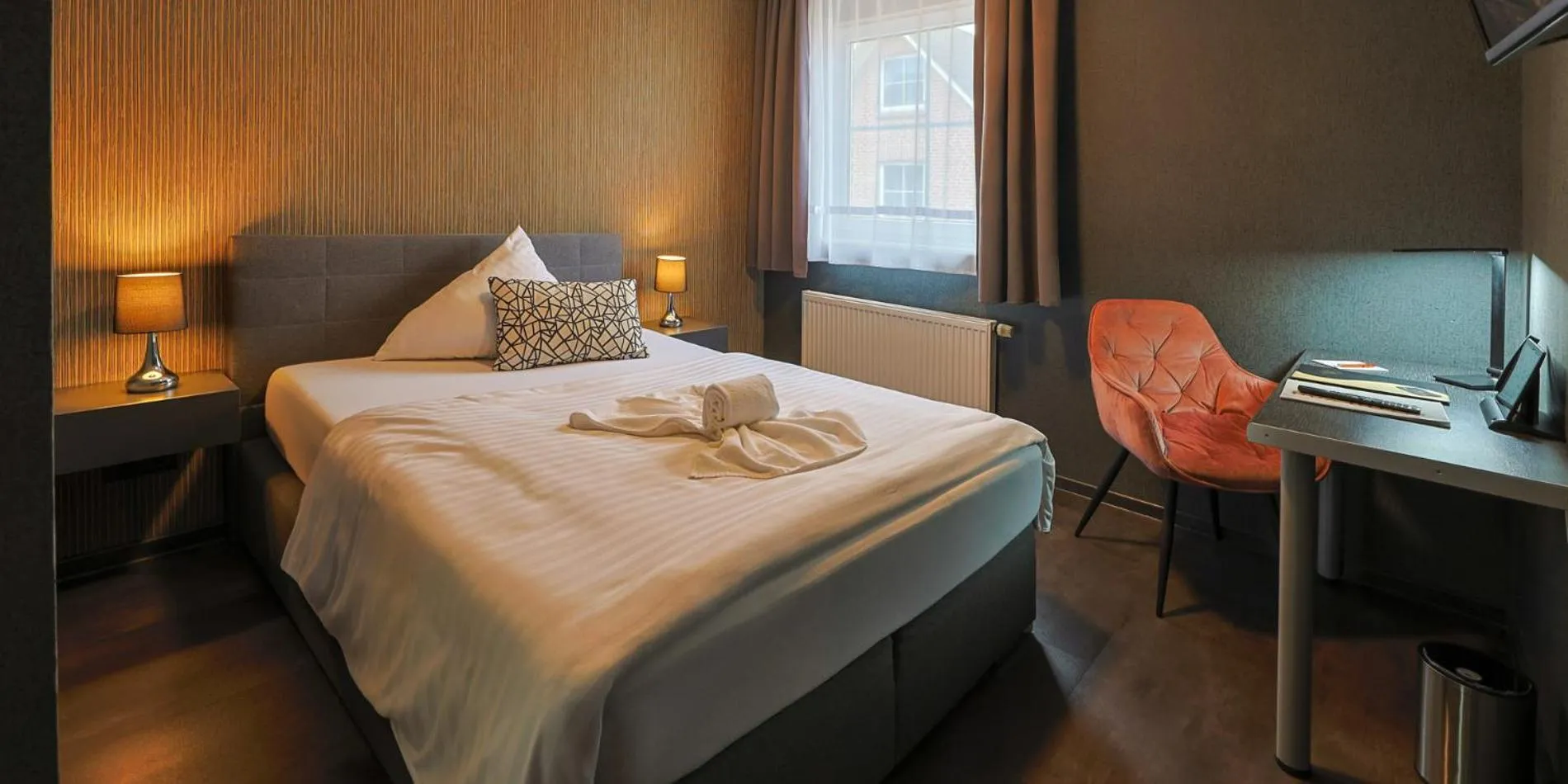 Bedroom, Bed in DUA Hotel