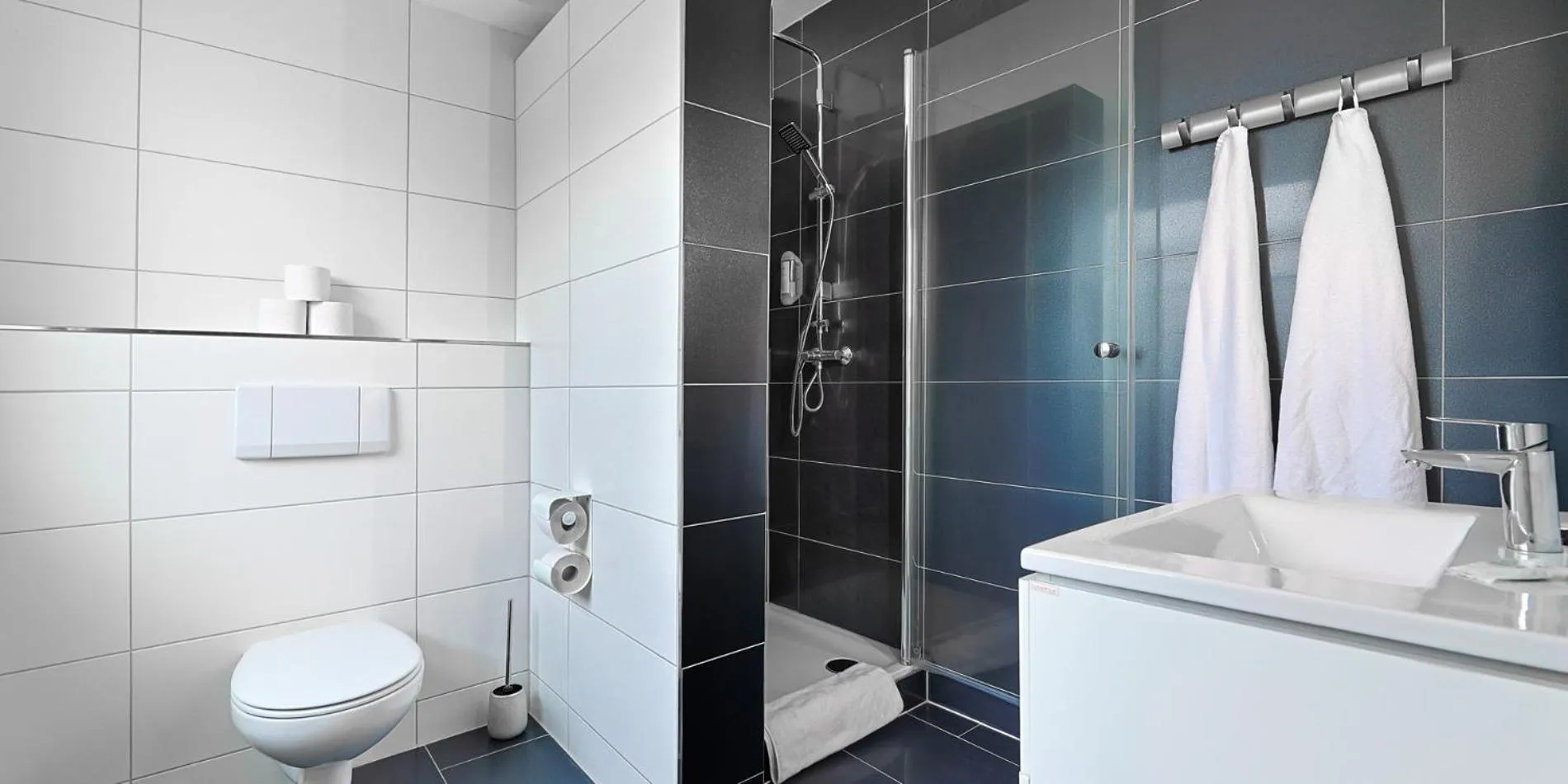 Bathroom in DUA Hotel