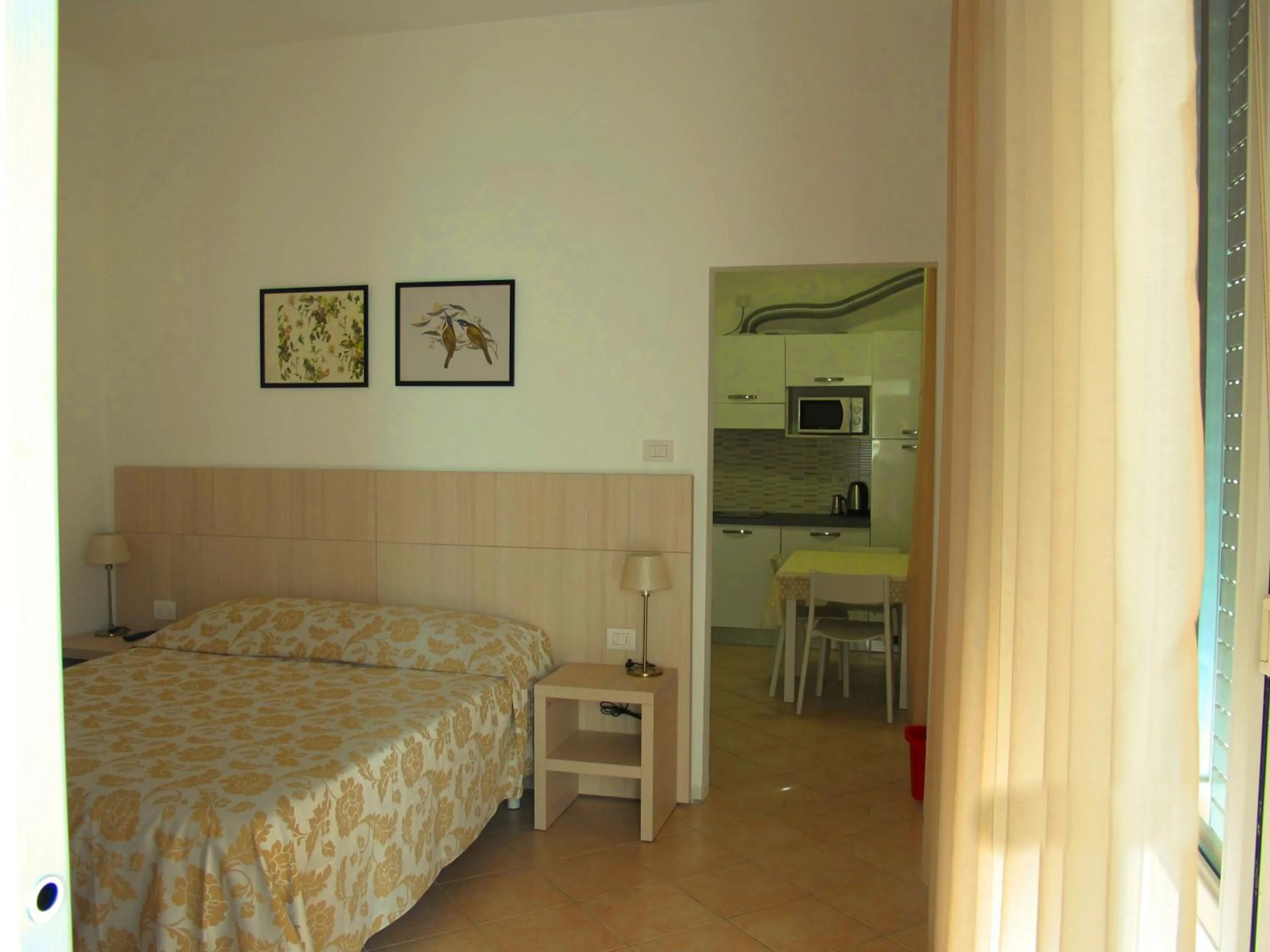 Photo of the whole room, Bed in Santa Barbara hotel & apartments