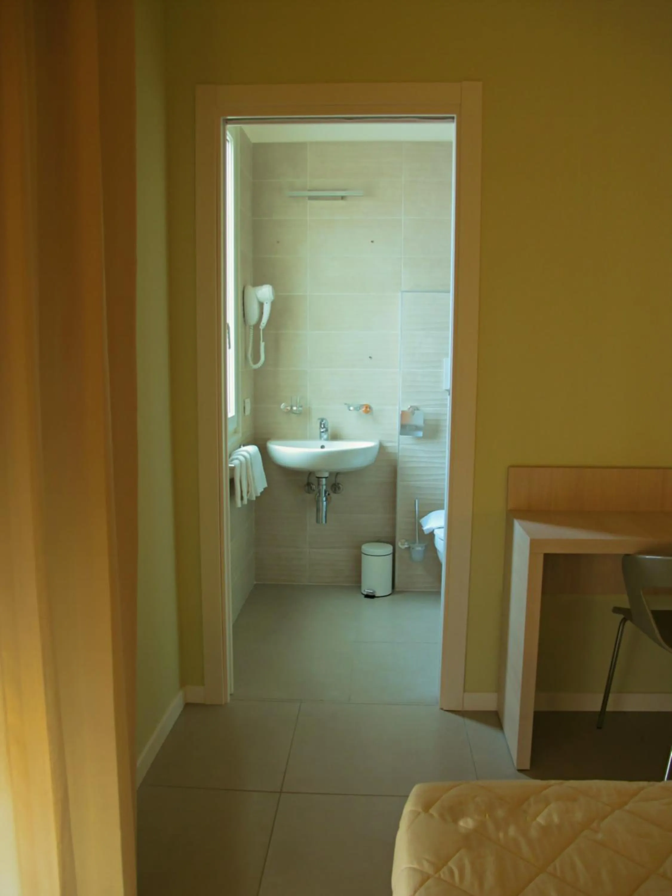 Bathroom in Santa Barbara hotel & apartments