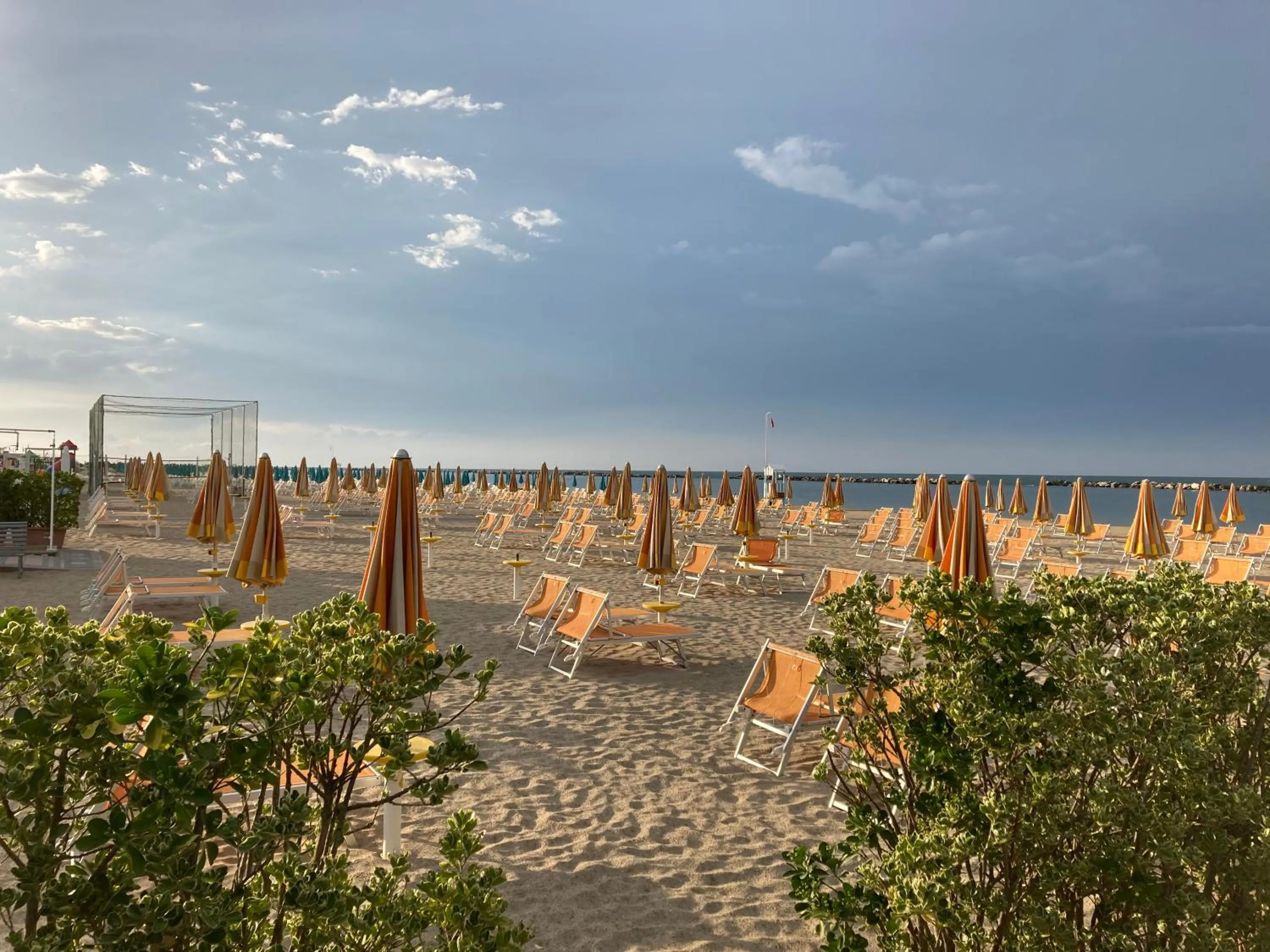 Beach in Santa Barbara hotel & apartments