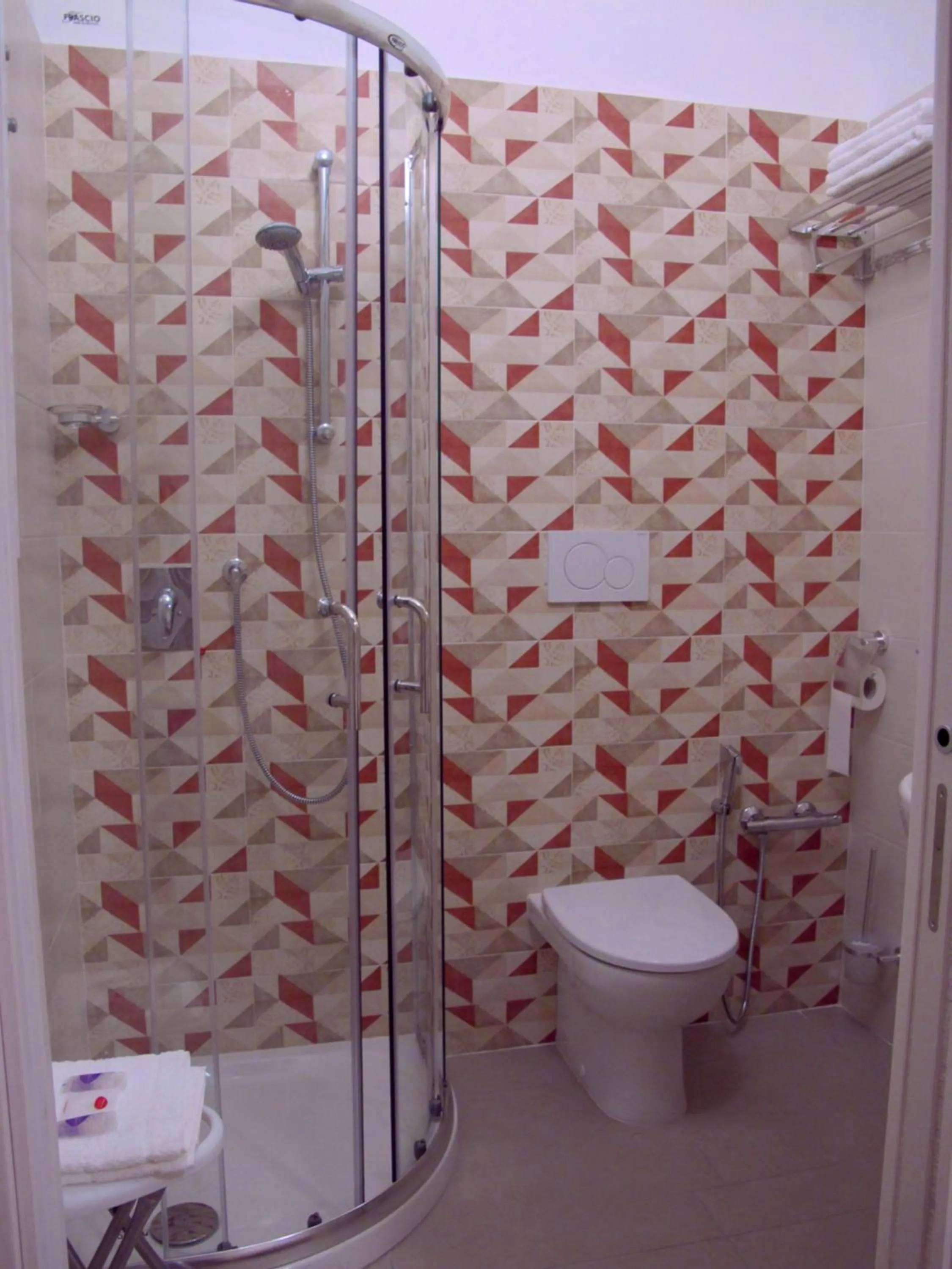 Shower in Santa Barbara hotel & apartments