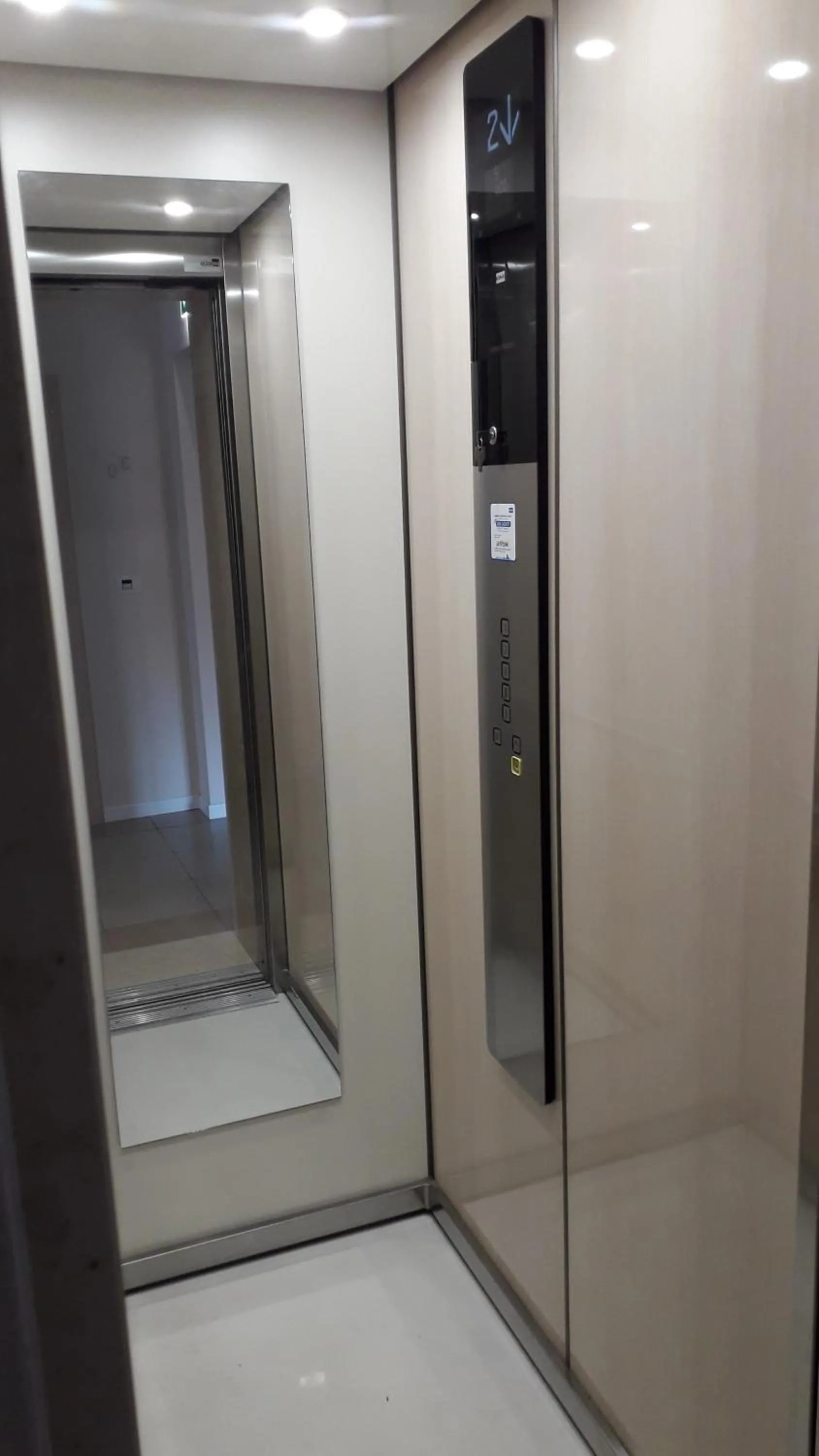 Facility for disabled guests in Santa Barbara hotel & apartments