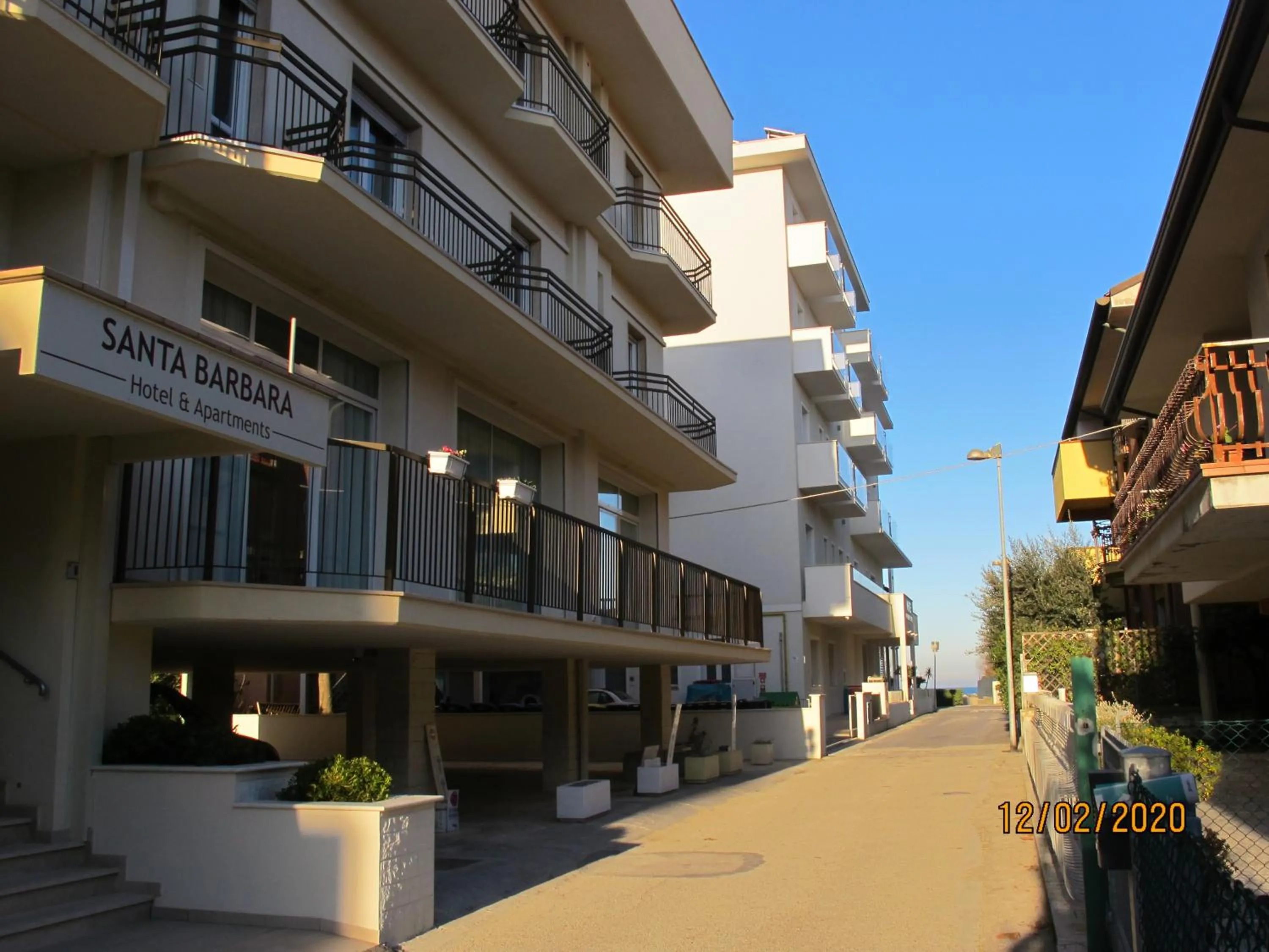 Property building in Santa Barbara hotel & apartments
